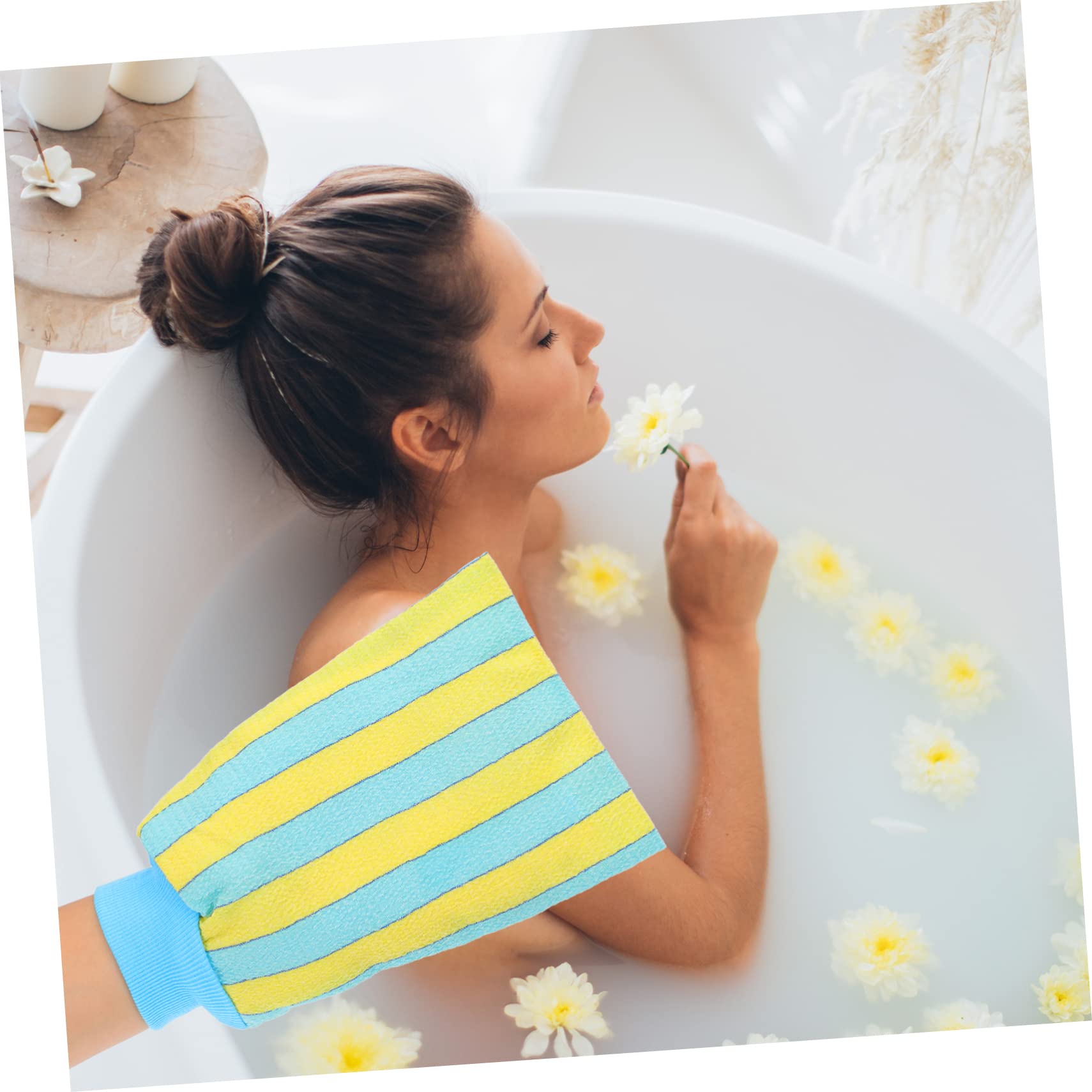 FOMIYES Exfoliating Shower Gloves - Spa Quality Bath Scrub Mitt for Smooth Skin, Home & Body Care - Perfect for Exfoliation, Massage & Relaxation (Random Style)