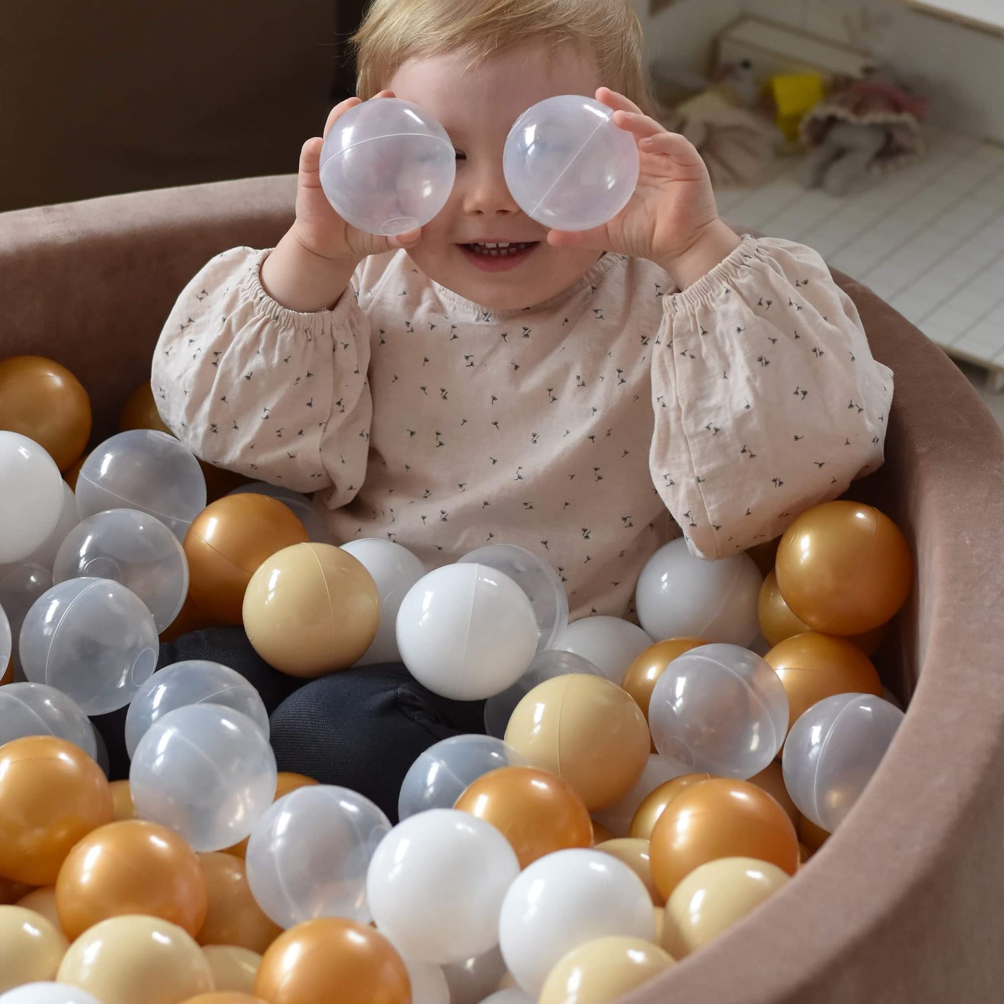 Soft Velvet Round Foam Bath Ball for Babies & Toddlers - 90 x 30 cm - Essential for Playrooms & Running Rooms - Foam Balls Not Included - Beige - Perfect for Sensory Play & Safe Bath Time Fun