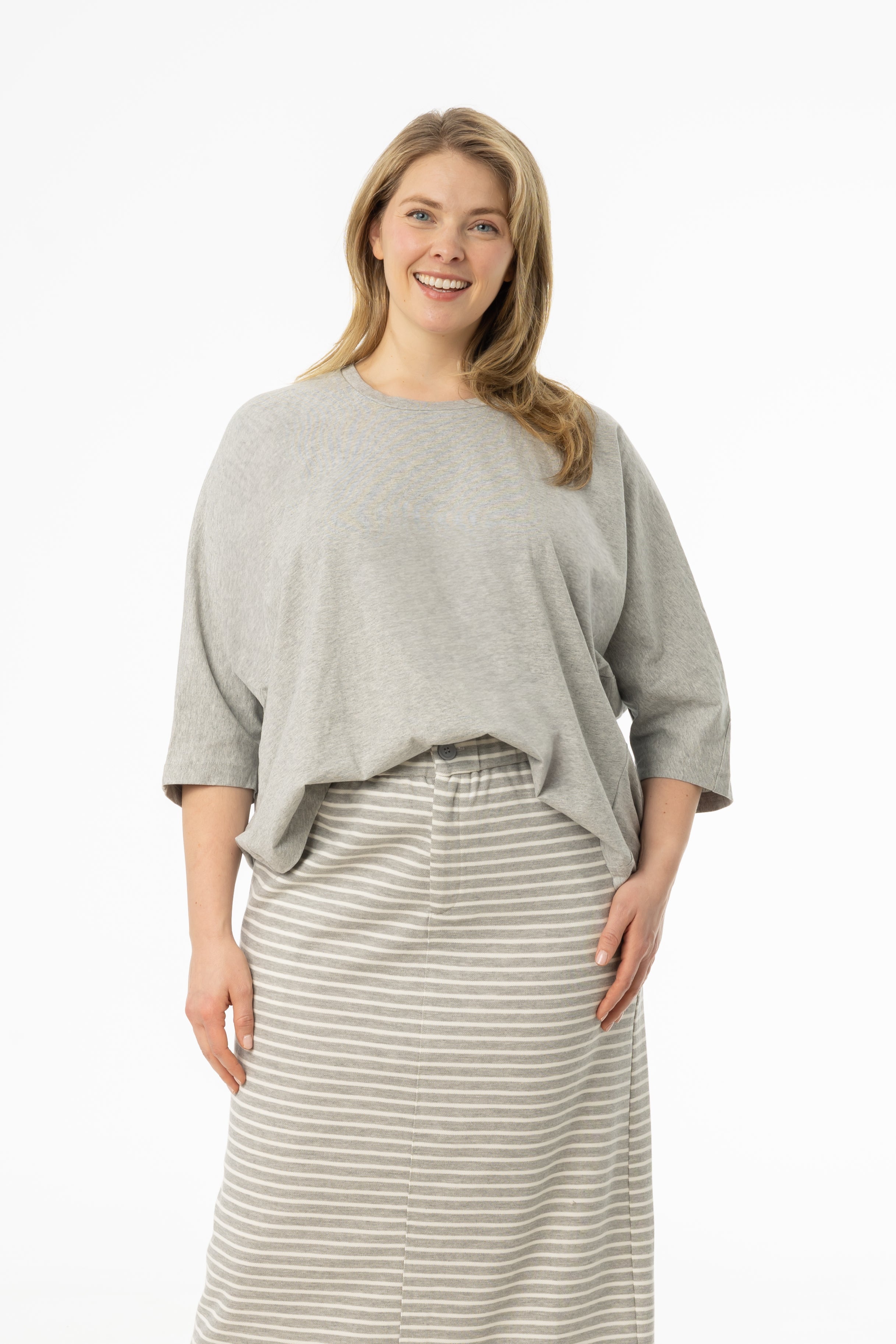 Grey Oversized Dolman 3/4 Sleeve T-Shirt for Women - Soft Cotton Casual Top for Everyday Wear, Loungewear & Street Style Outfits