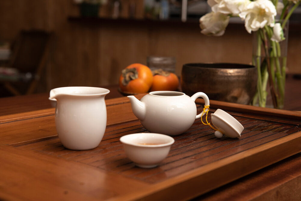 Premium White Porcelain Teapot - 7.5 oz Capacity - Elegant Ceramic Tea Pot for Loose Leaf or Herbal Tea - Perfect for Home, Office, or Gift Giving