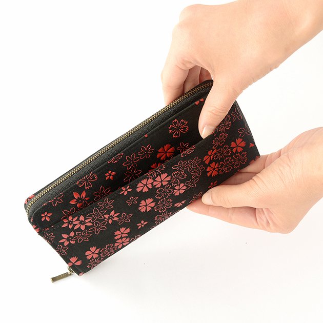 Premium Japanese Deerskin Leather Wallet with Urushi Lacquer - Cherry Blossom & Gray Black U-Zip Design | Handcrafted in Japan | Perfect for Everyday Use & Luxury Gifting