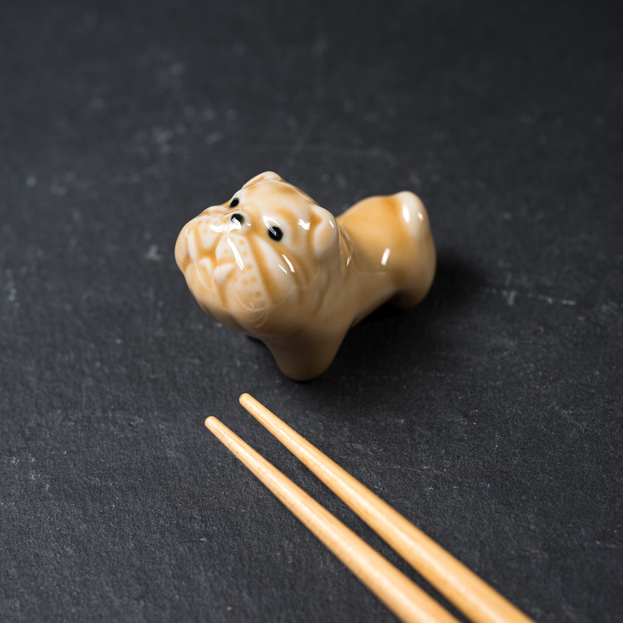 Bulldog Single Chopstick Rest - Japanese Minoware Ceramic Chopstick Holder - Perfect for Sushi, Ramen, and Asian Dining Tableware Decoration