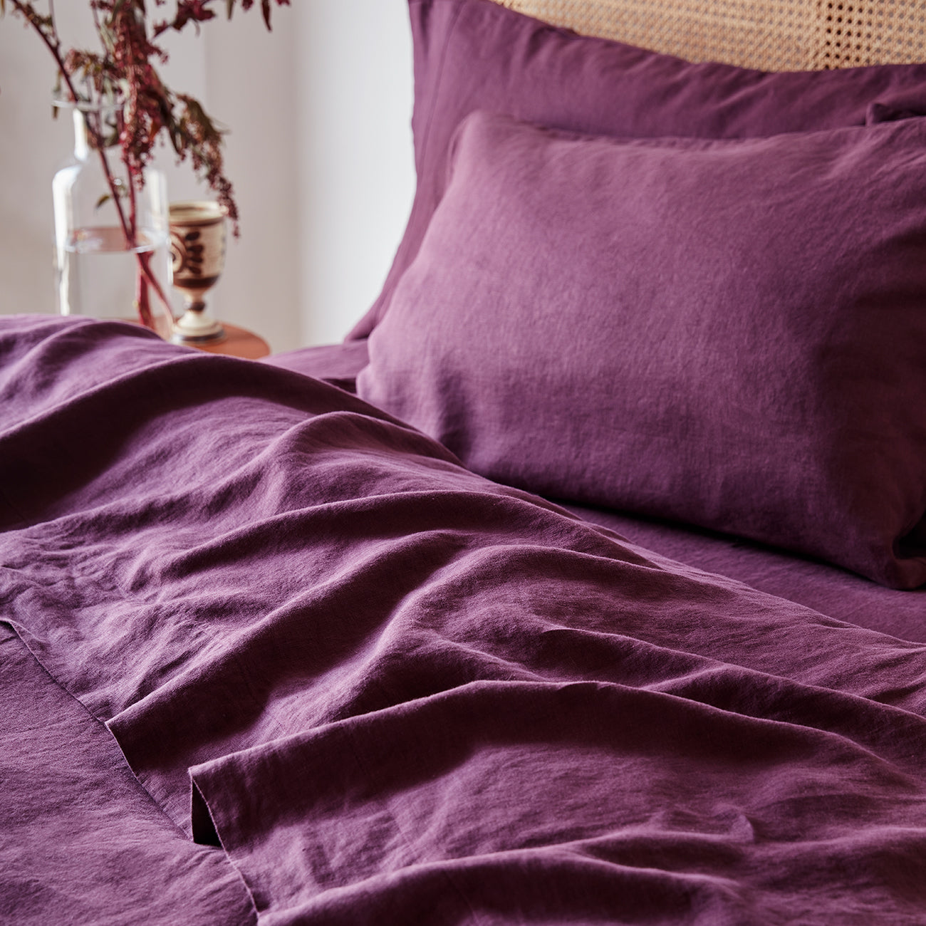 Premium Berry Linen Blend Flat Sheet - Soft & Breathable Bedding for All Seasons | Perfect for Master Bedroom, Guest Room & Vacation Homes