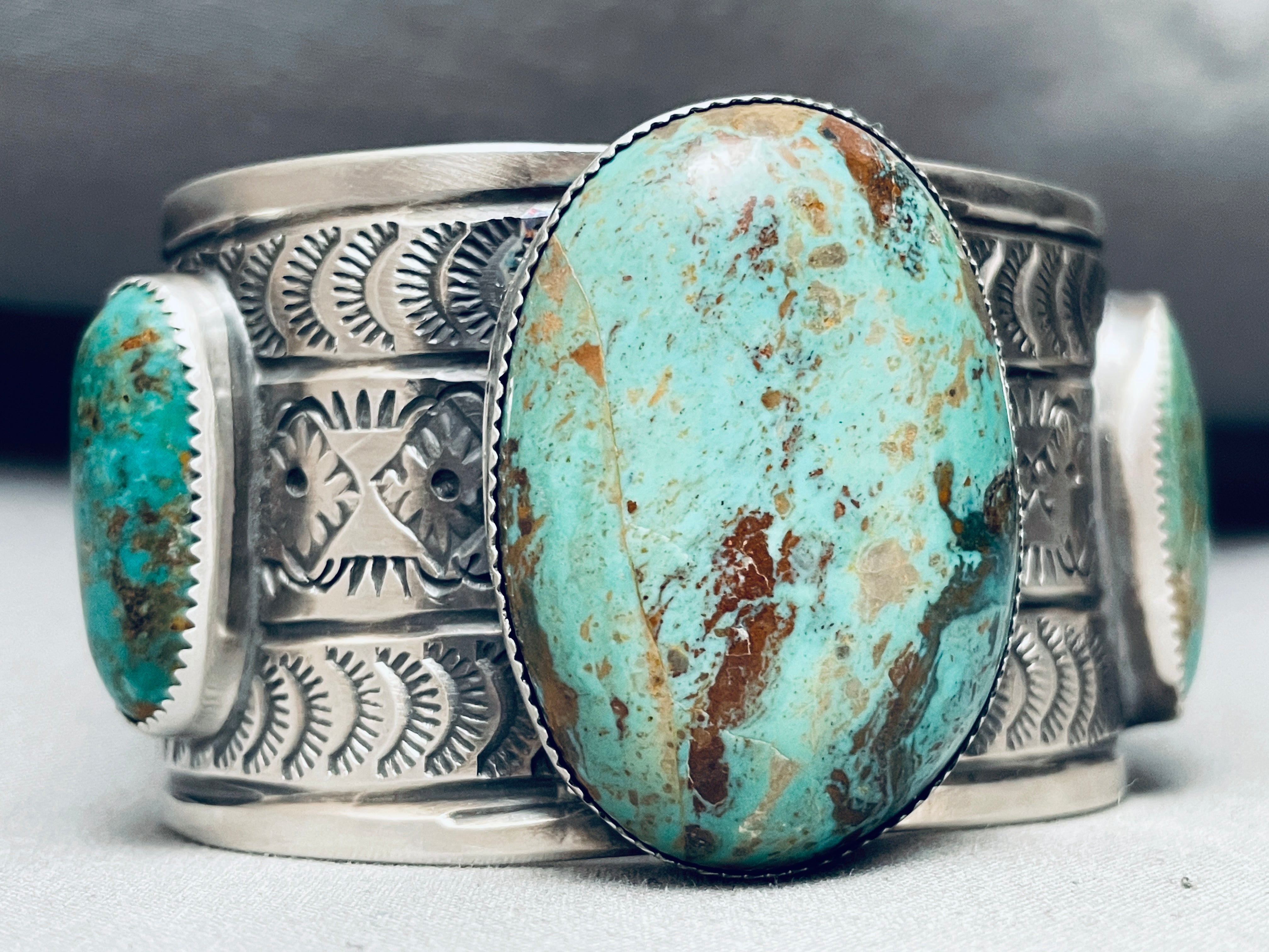 117g Authentic Navajo Sterling Silver Bracelet with Green Turquoise – Handmade Native American Jewelry for Women, Perfect for Gifts & Special Occasions