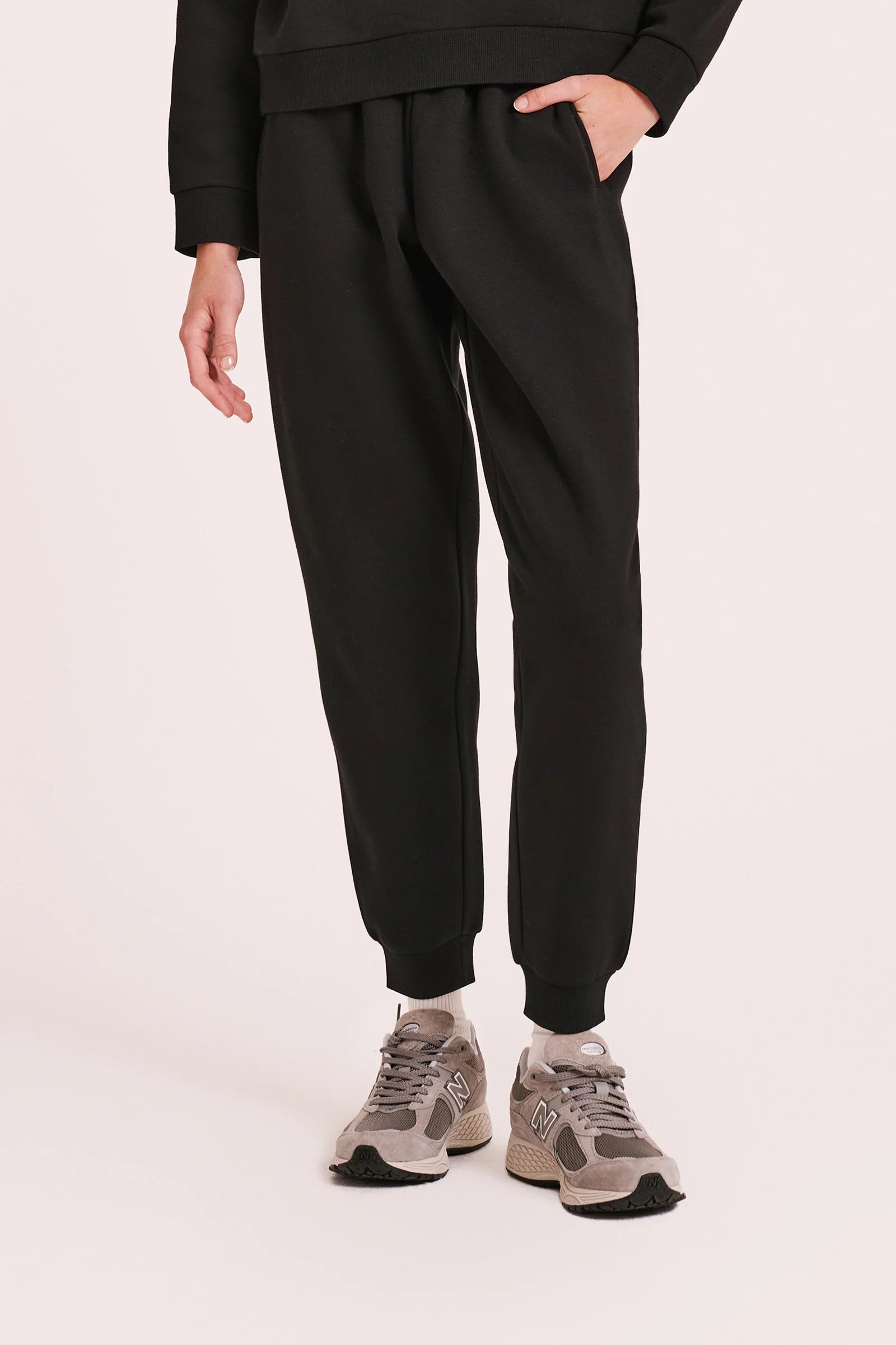 CARTER CLASSIC TRACKPANT - Men's Comfortable Athletic Jogger Pants for Running, Gym & Casual Wear - Black