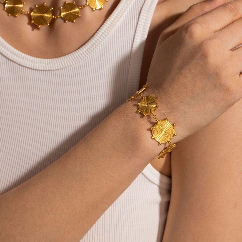 18K Gold Plated Stainless Steel Vintage Palace Style Bracelet for Women - Elegant Retro Jewelry for Parties, Weddings & Special Occasions