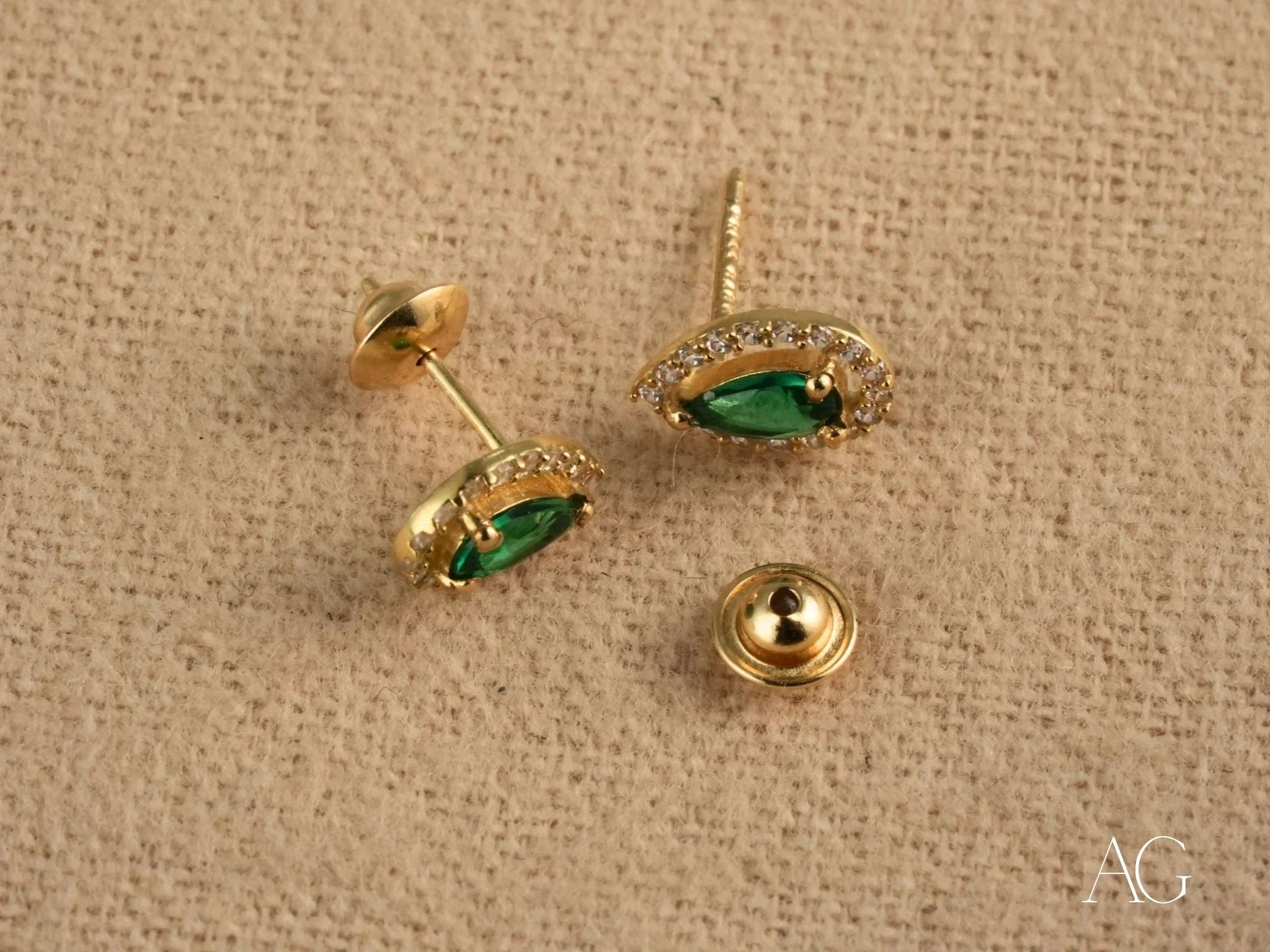 18K Gold Emerald Halo Green Cubic Zirconia Stud Earrings for Women - Elegant Gift for Birthday, Anniversary & Special Occasions