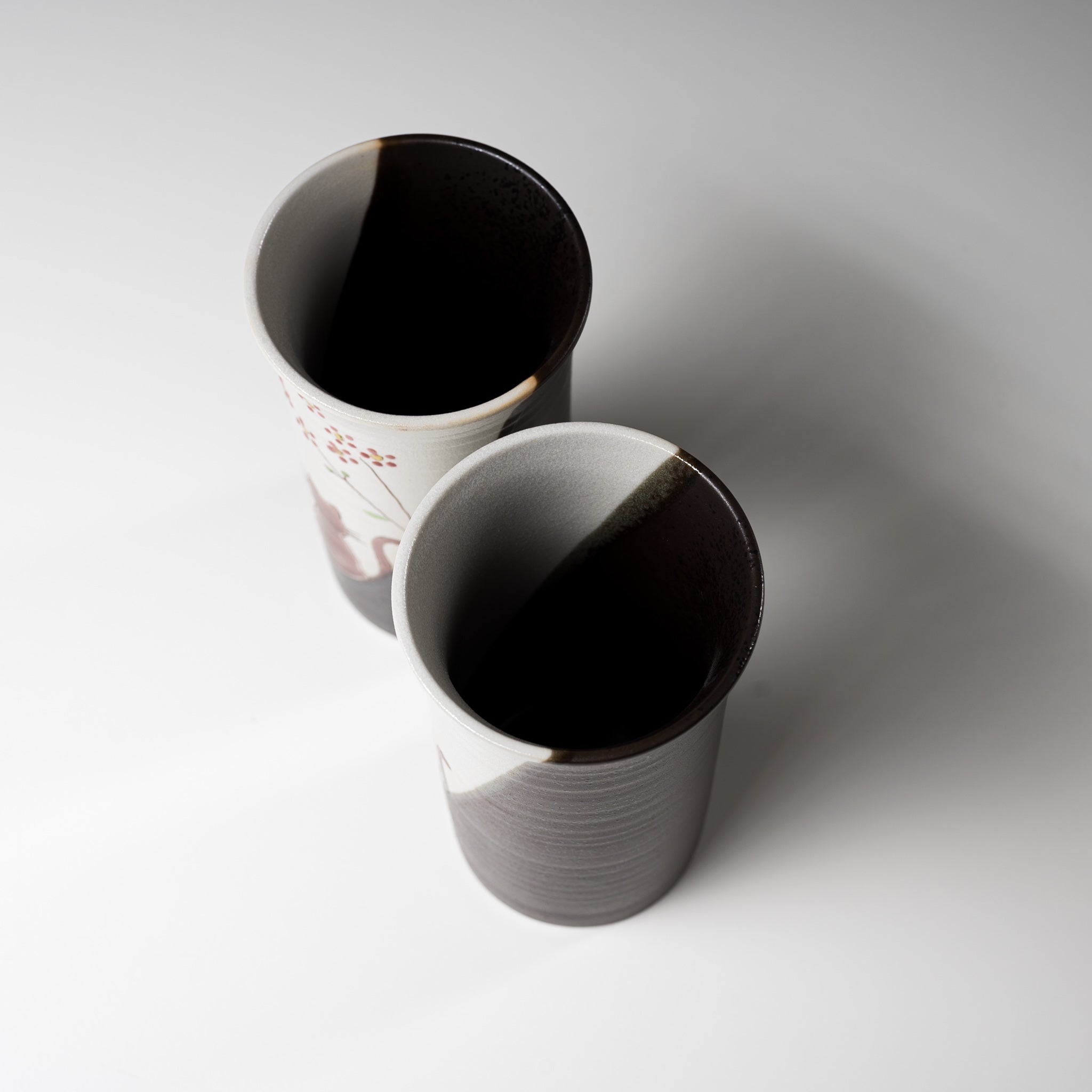 Kutani Ware Pair Tall Yunomi Tea Cup - Twilight Cat Design | Japanese Traditional Ceramic Tea Cups for Matcha & Green Tea | Perfect for Tea Ceremonies & Home Decor