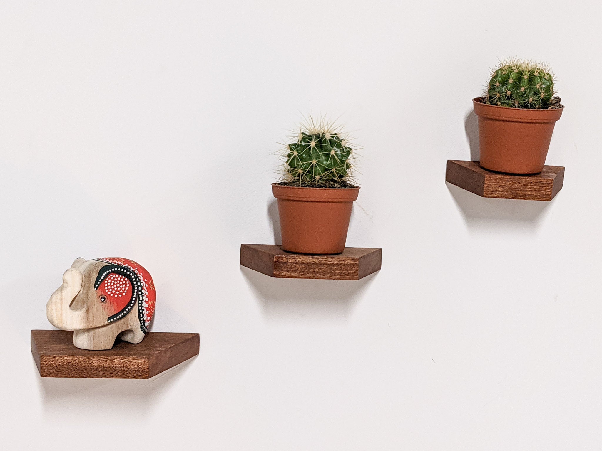 Stylish Mahogany Small Trapezoid Display Shelf - Perfect for Home Decor, Retail Stores & Office Organization