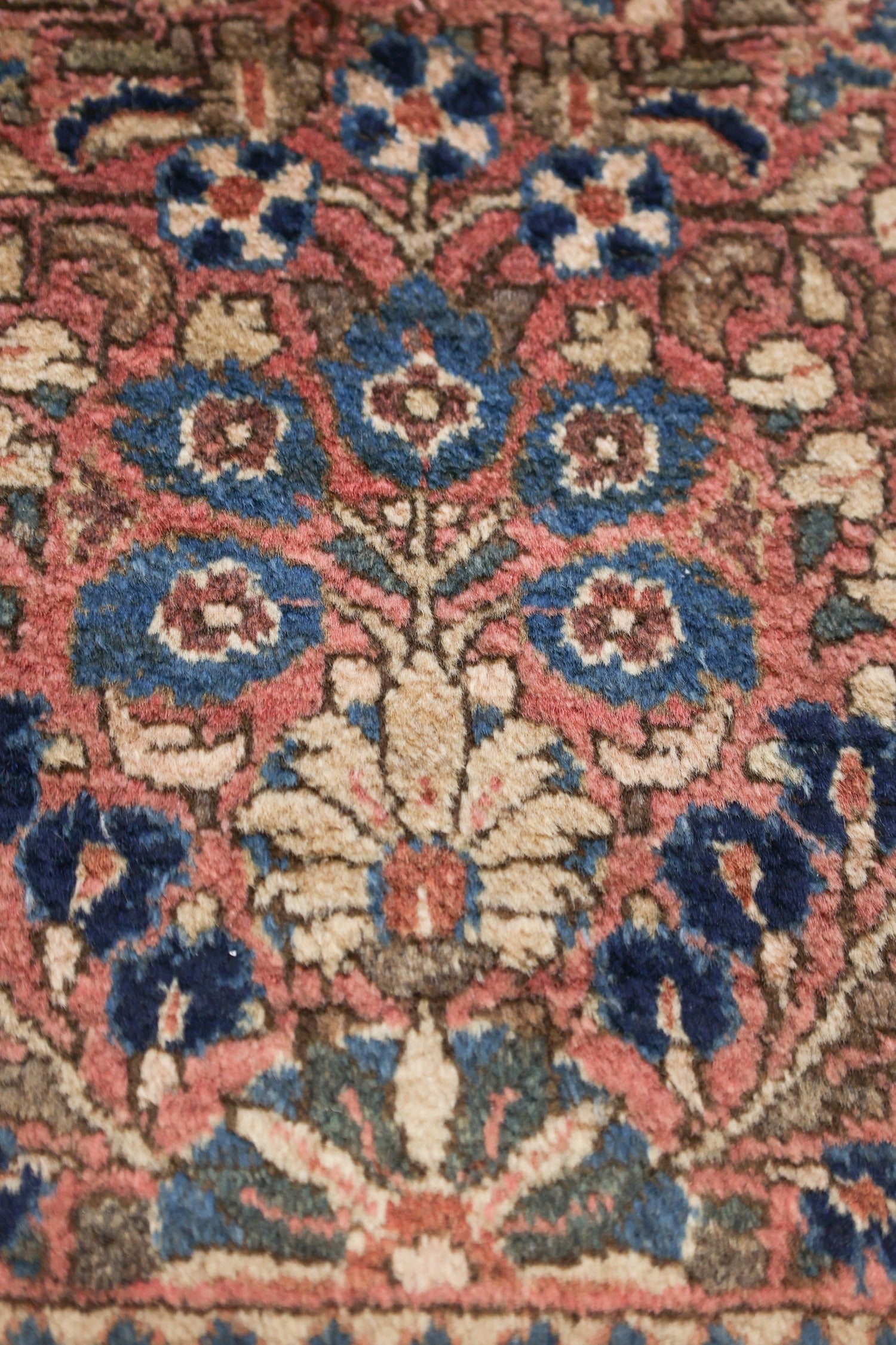 Antique Sarouk Handwoven Traditional Persian Rug - J72134 - Perfect for Living Room, Bedroom & Home Decor