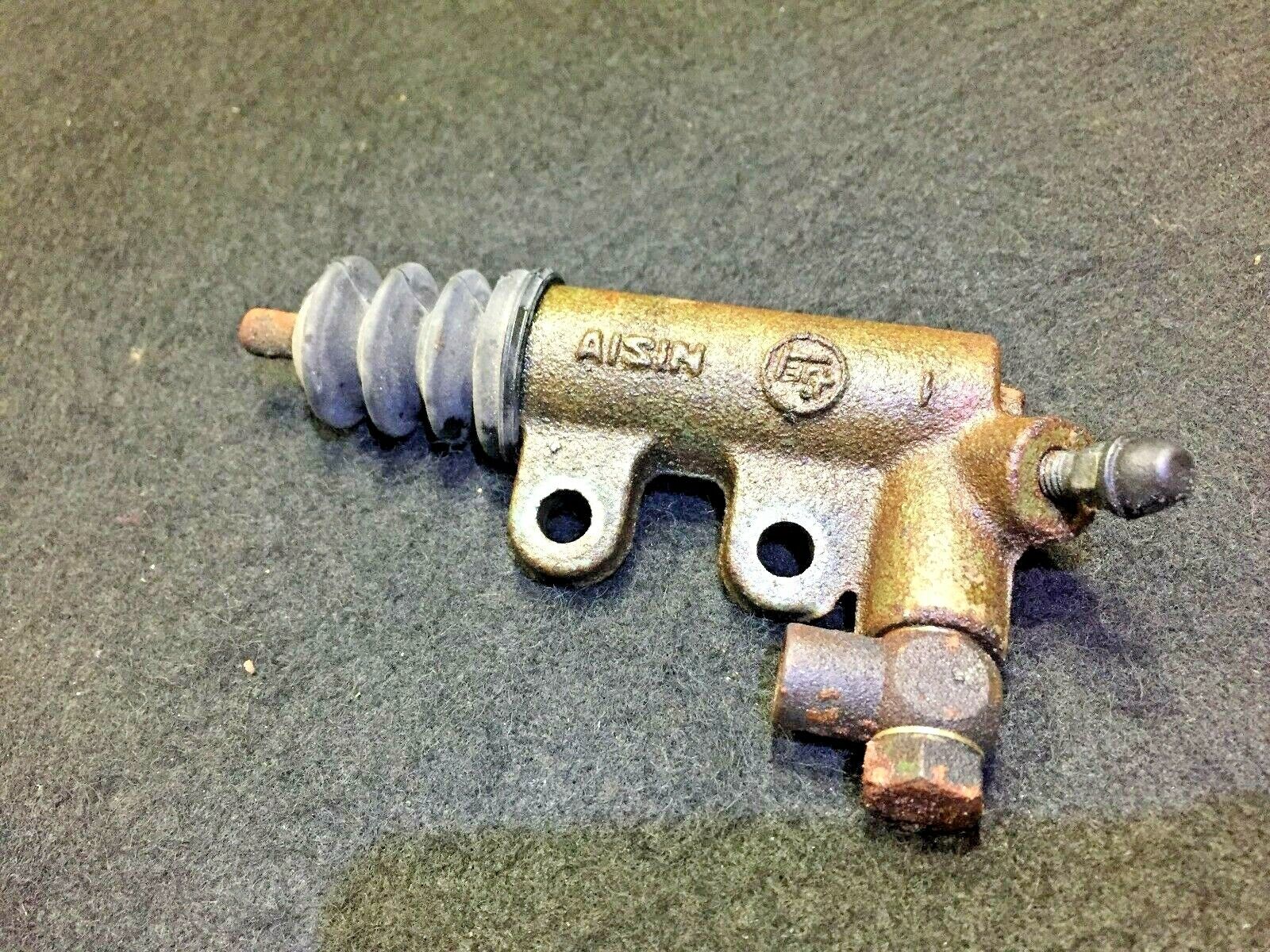 04 05 06 Scion XA Clutch Slave Cylinder Replacement 31470-52011 OEM D18 - Perfect for Manual Transmission Repair & Performance Upgrades