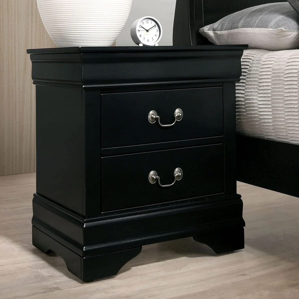 Henf Nightstand with 2 Drawers - Traditional Rectangular Bedside Table with Metal Ring Handles, Solid Wood Nightstand for Bedroom Furniture (Black) - Perfect for Small Spaces, Apartment Living & Guest Rooms