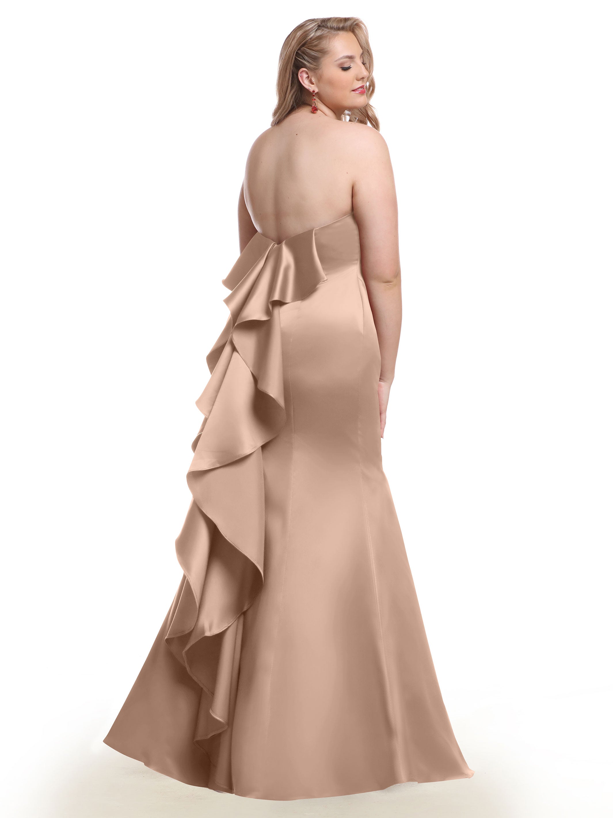 Elegant Strapless Satin Fit and Flare Bridesmaid Dress with Sweetheart Neckline - Perfect for Weddings, Formal Events & Special Occasions