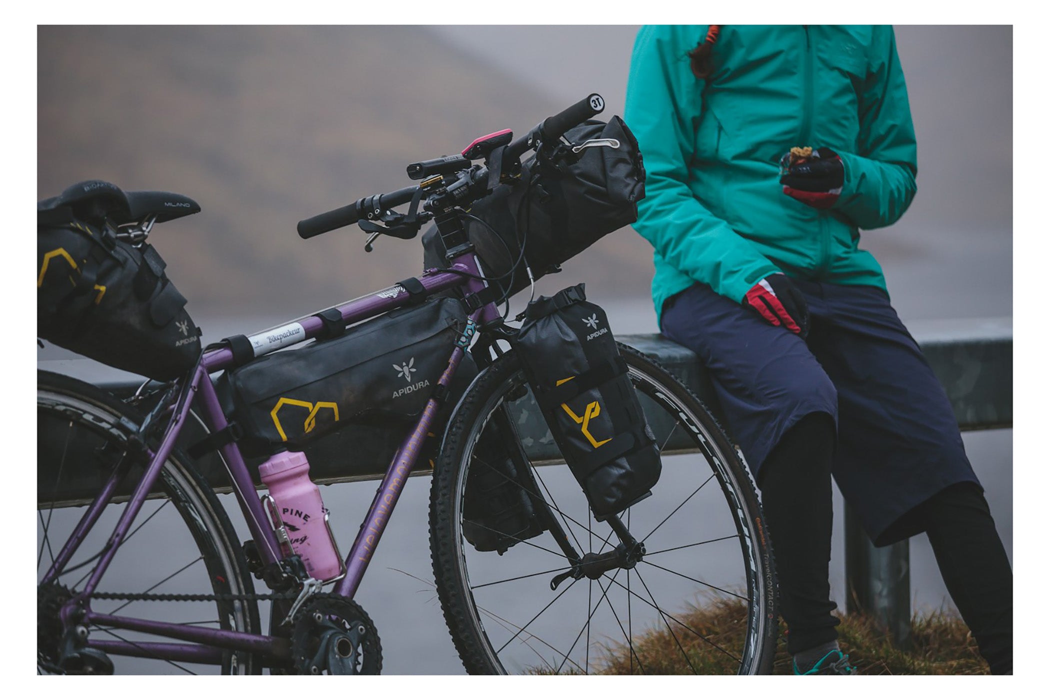 Apidura Expedition Frame Pack - Waterproof Bike Bikepacking Bag for Mountain & Road Cycling - Perfect for Long-Distance Touring & Adventure Rides