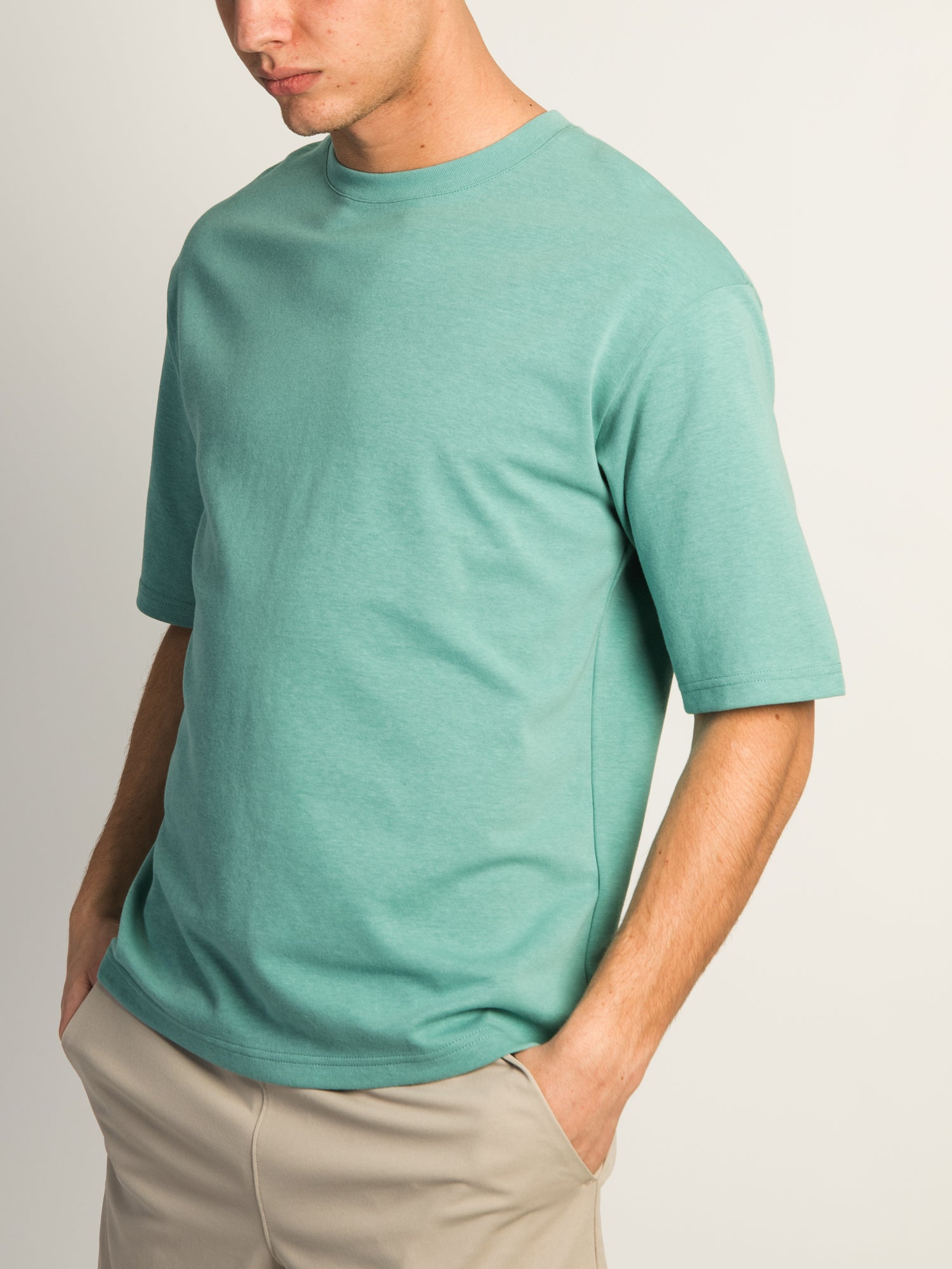 BOXY FIT T-SHIRT in SEAFOAM Green - Comfortable Loose Fit Women's Tee for Casual Wear & Street Style