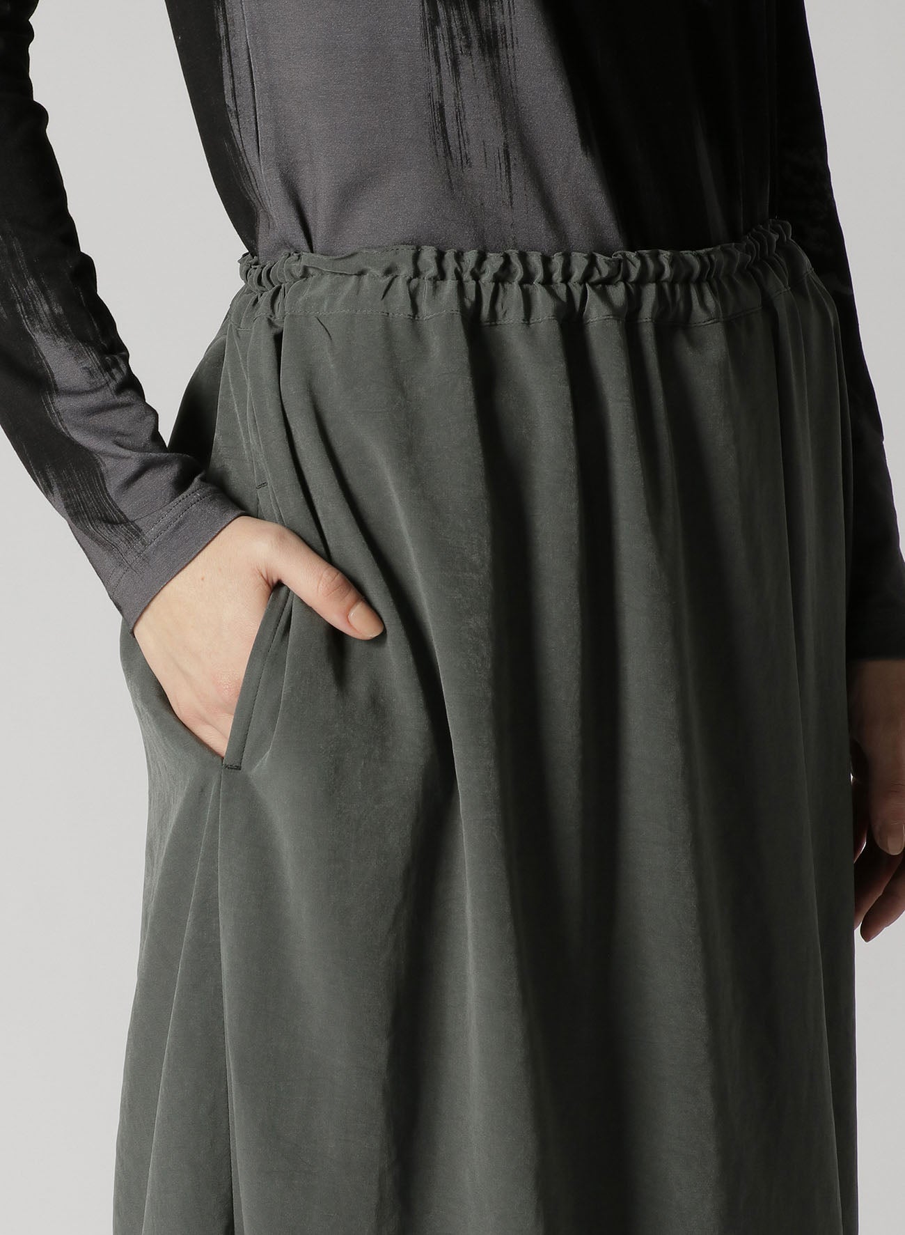 2-Way Convertible Skirt Pants for Women - Versatile Stretchable Wrap Skirt & Pants Combo - Perfect for Travel, Work, and Casual Outfits