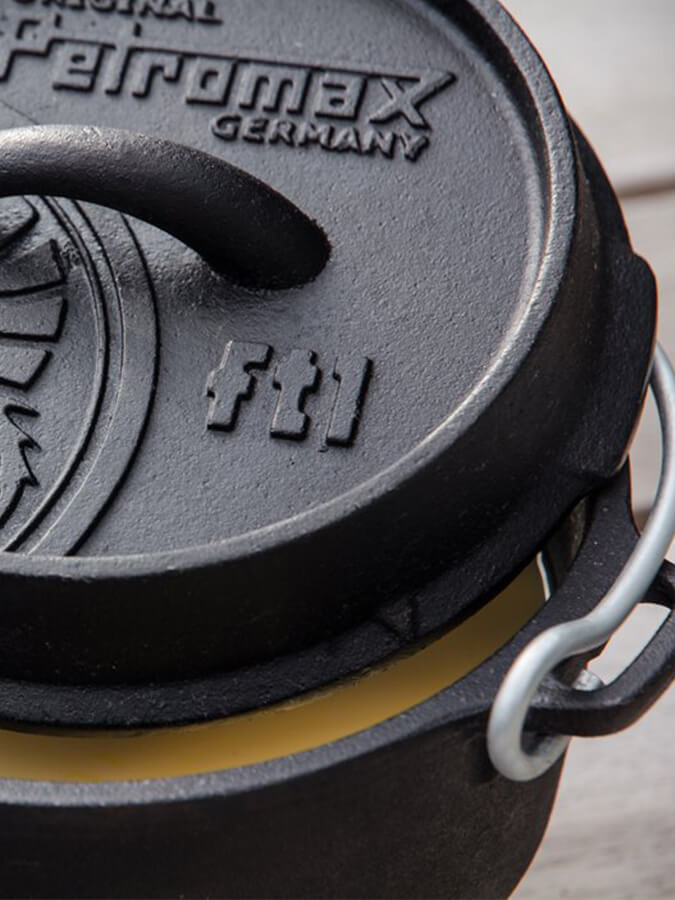 Petromax Dutch Oven Cast Iron Cookware - 6 Quart Enameled Camping & Outdoor Cooking Pot for Baking, Stewing & Braising - Perfect for Campfires, Backpacking & Home Kitchen Use