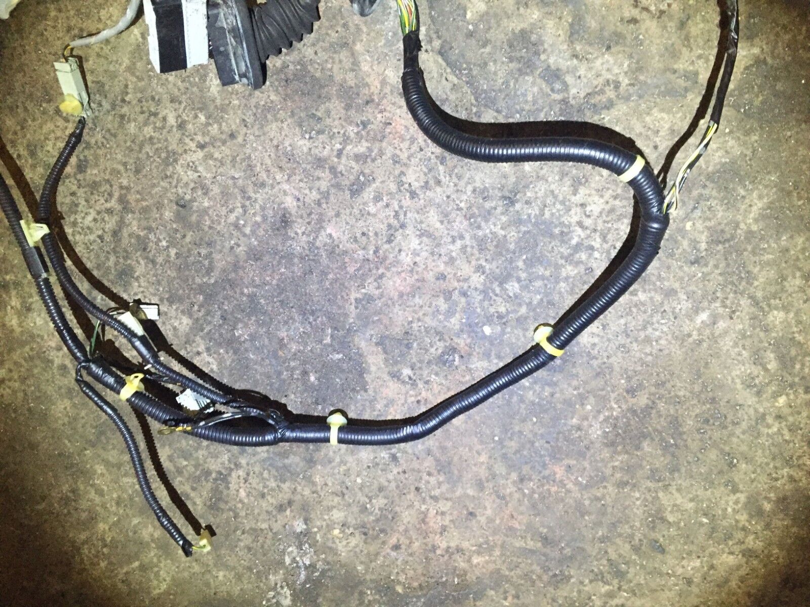 02-06 Honda CR-V CRV Rear Tailgate Wiring Harness OEM Replacement Part - Perfect for Electrical Repairs & Upgrades