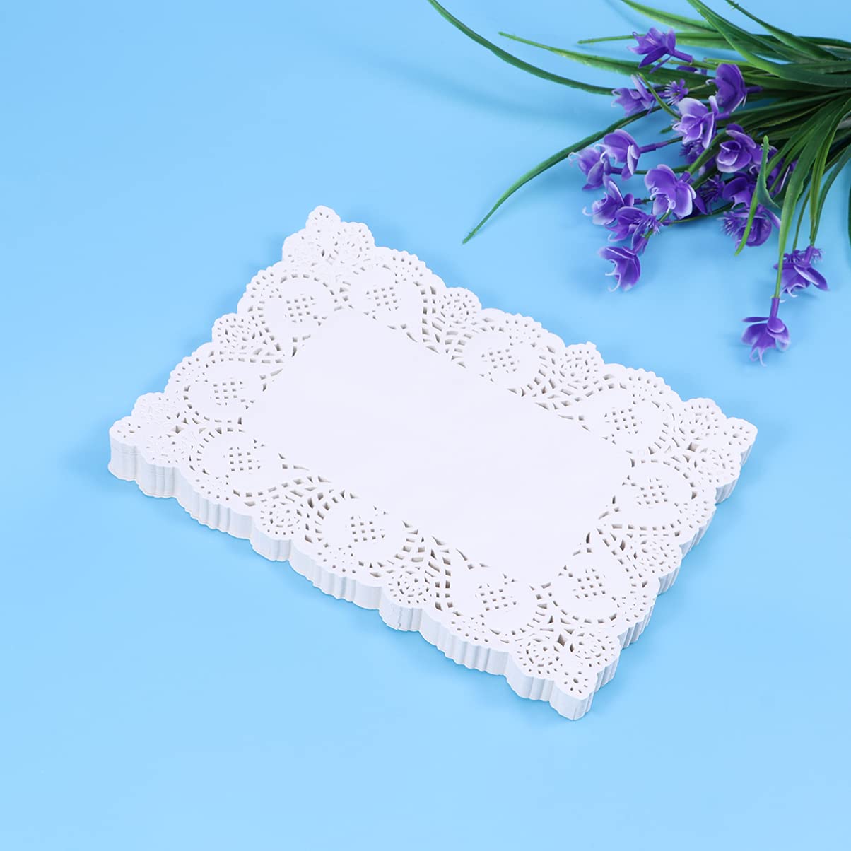 HEALLILY 140pcs Cake Doilies - Round Lace Paper Liners for Cupcakes, Desserts & Party Decorations - Perfect for Birthday Cakes, Wedding Treats and Tea Time Pastries