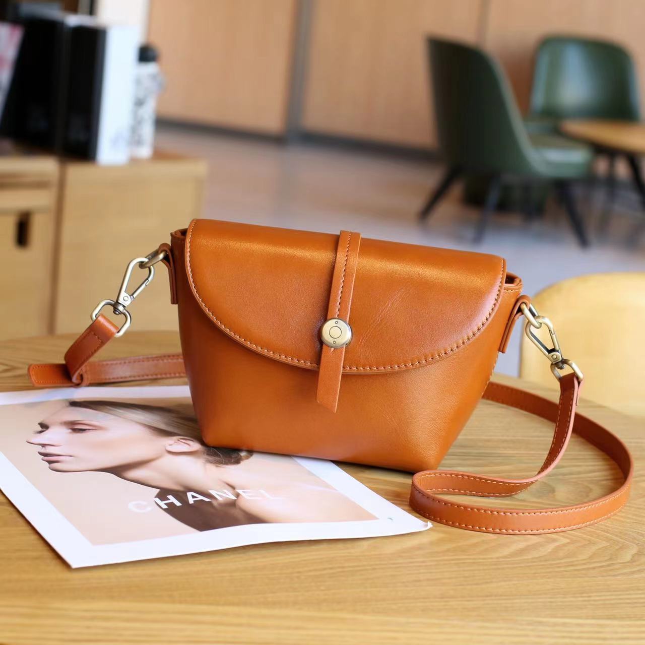 Stylish Mini Shell Crossbody Bag for Women - Trendy Small Shoulder Purse - Perfect for Parties, Travel & Everyday Use
