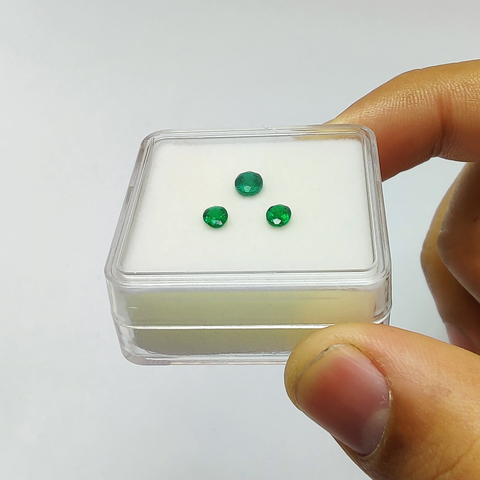 Natural Untreated Green Emerald Gemstone Set - 0.80cts Oval Cut (4.5*3.5mm & 5*4mm, 3pcs) | Jewelry Making, Engagement Rings & Gift Giving