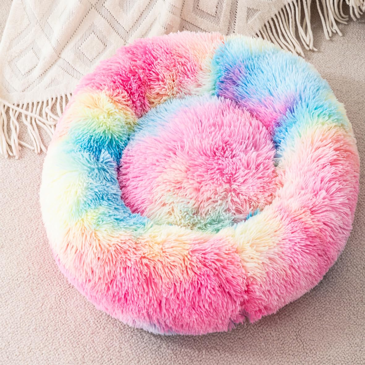**Cozy Donut Pet Bed for Small Dogs & Cats - Soft Round Dog Bed & Cat Bed for Puppies & Kittens Under 3Kg - Perfect for Cuddling, Sleeping & Relaxing in Living Room or Bedroom**