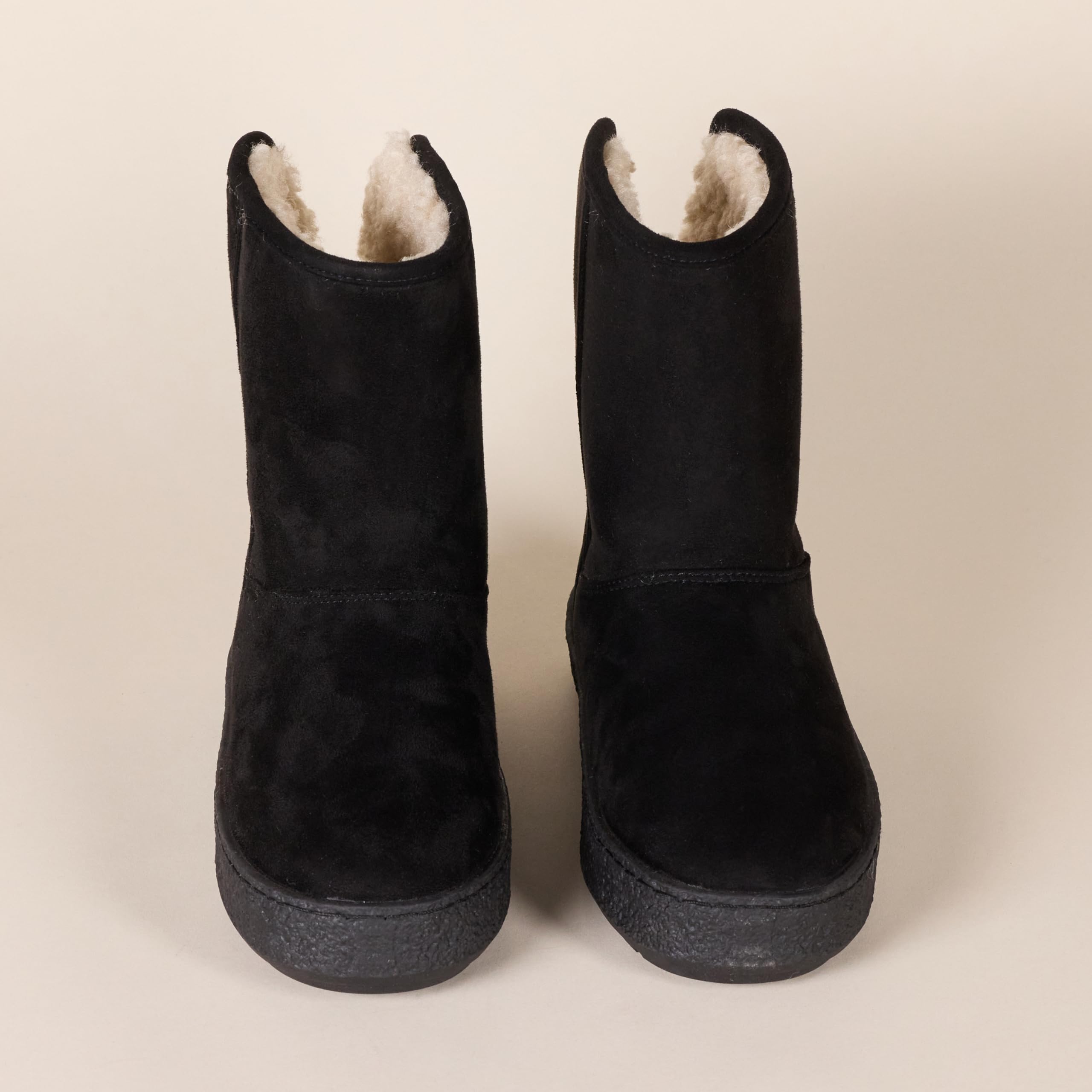 Amazon Essentials Women's Shearling Boots - Warm Winter Ankle Boots with Soft Faux Fur Lining, Comfortable Slip-On Design for Casual Outfits & Cold Weather Fashion