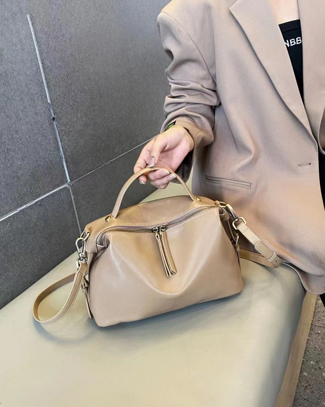 Stylish Convertible Shoulder Bag for Women - Crossbody, Tote & Backpack - Perfect for Work, Travel & Daily Use