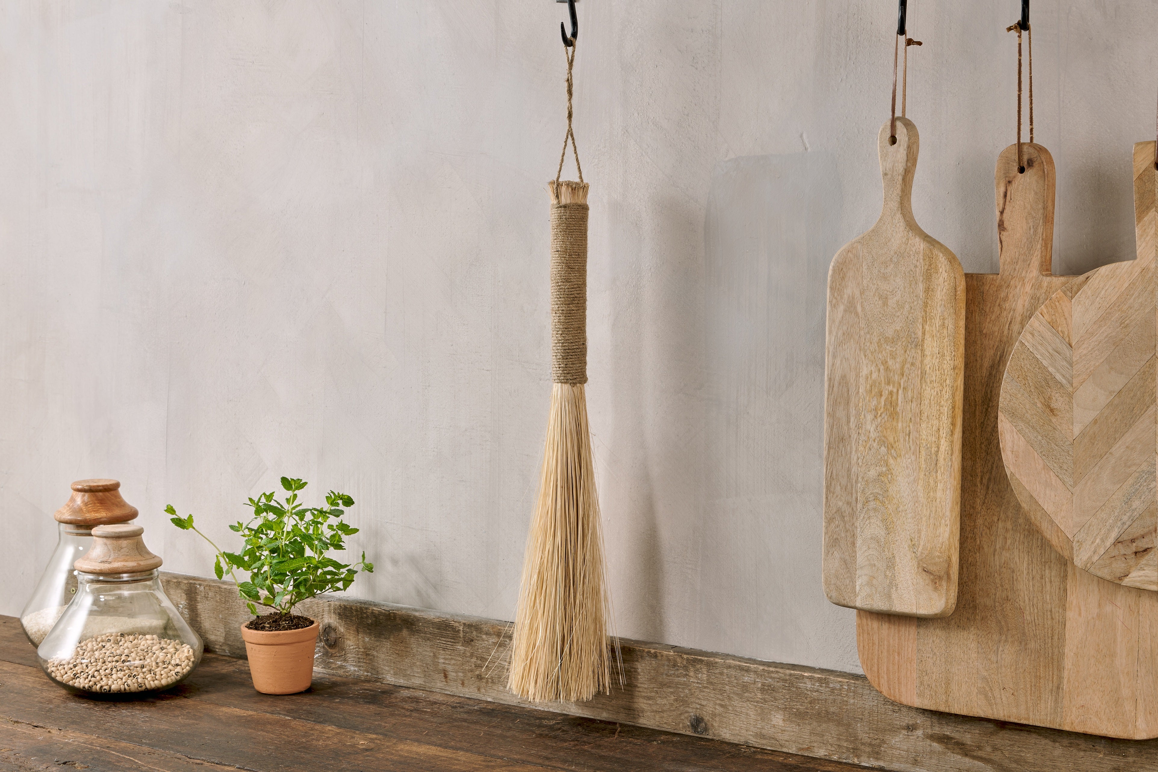Natural Seagrass Long Handle Cleaning Brush - Eco-Friendly Scrub Brush for Kitchen, Bathroom & Outdoor Use - Perfect for Grills, Tiles & Hard-to-Reach Areas