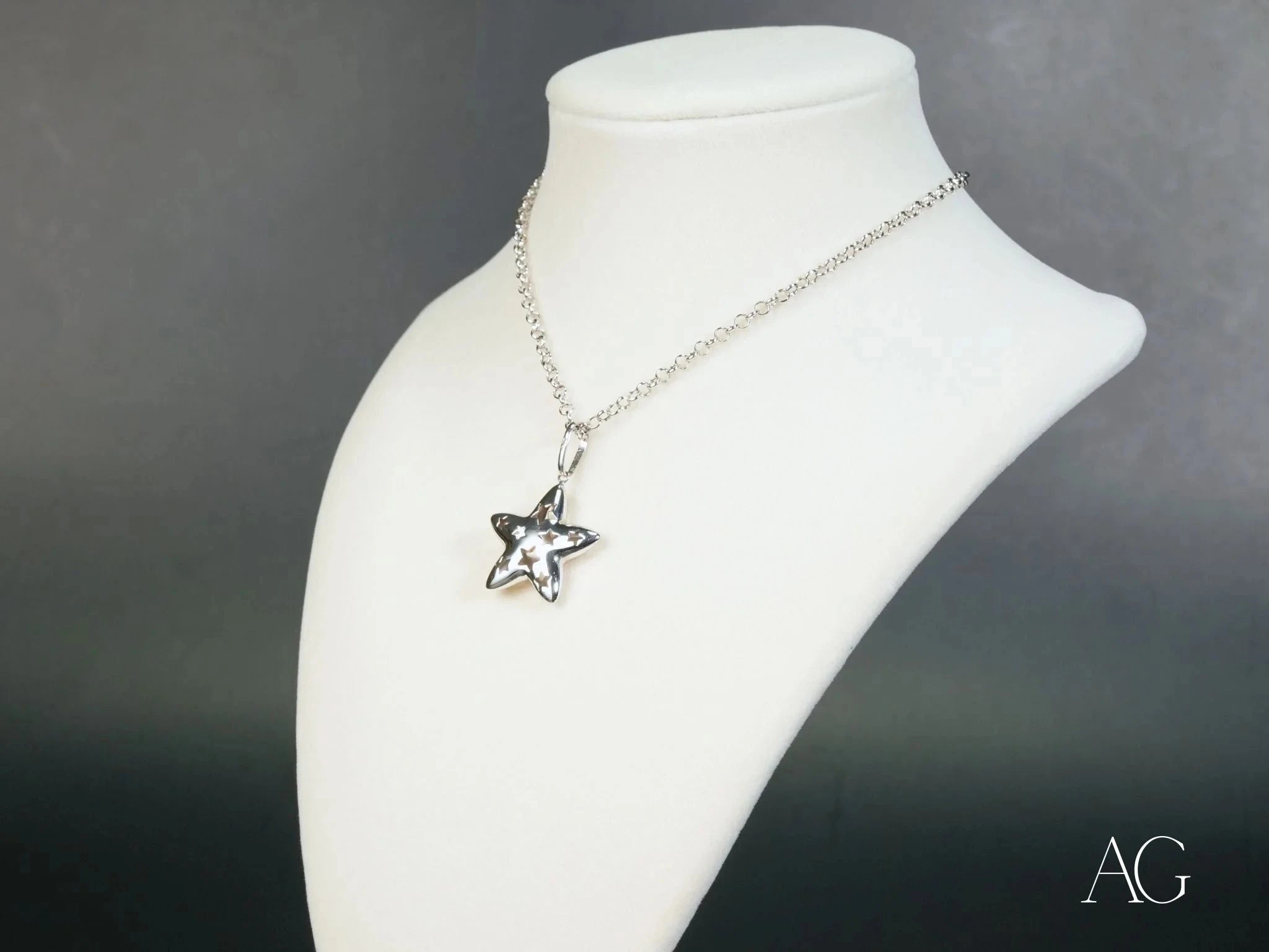 Celestial Radiance White Gold Star Pendant Necklace - Elegant 14K White Gold Star Charm Jewelry for Women - Perfect for Everyday Wear, Gift Giving & Special Occasions