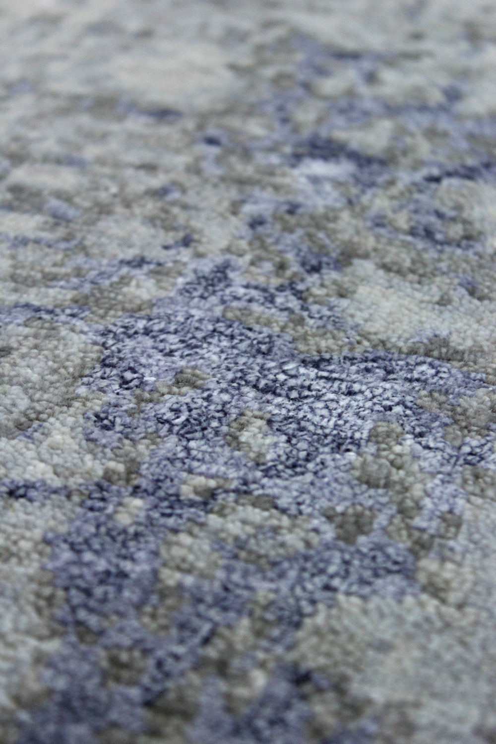 Handwoven Contemporary Area Rug - Soft & Durable J68637 - Perfect for Living Room, Bedroom, or Office Decor