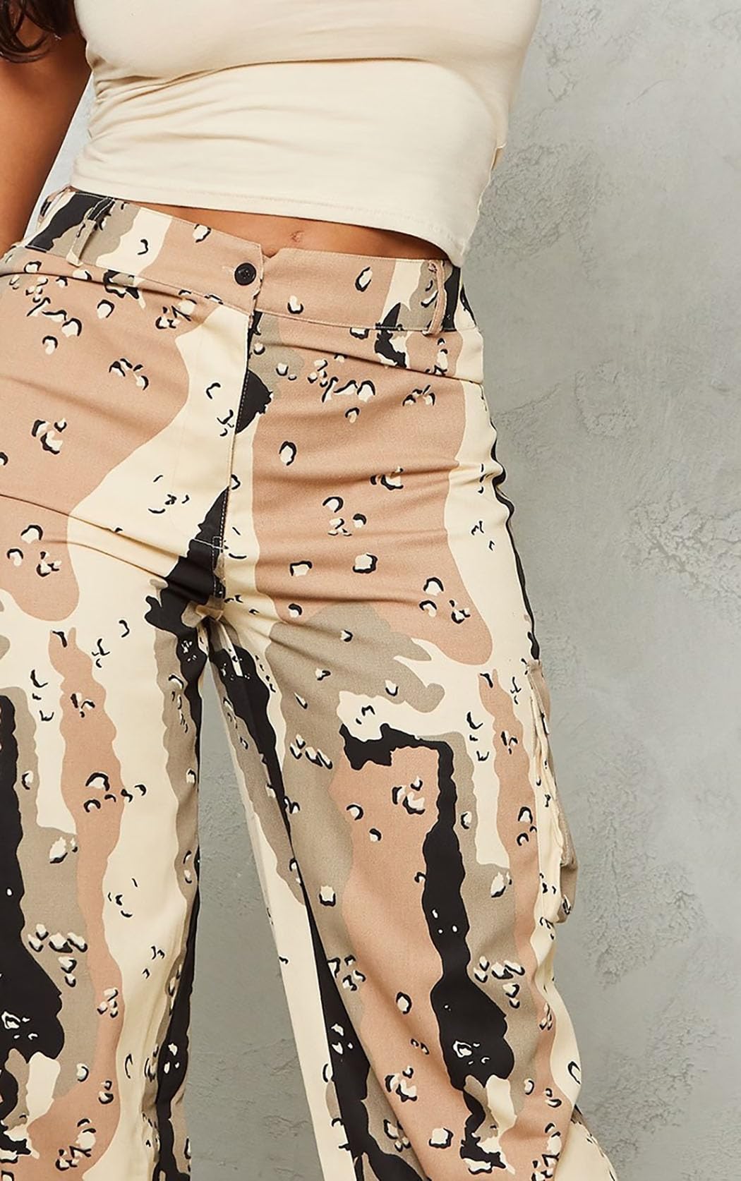 Women's High Waist Camo Cargo Pants - Army Fatigue Joggers with Baggy Wide Leg Design | Camouflage Sweatpants for Casual Wear, Outdoor Adventures & Street Fashion