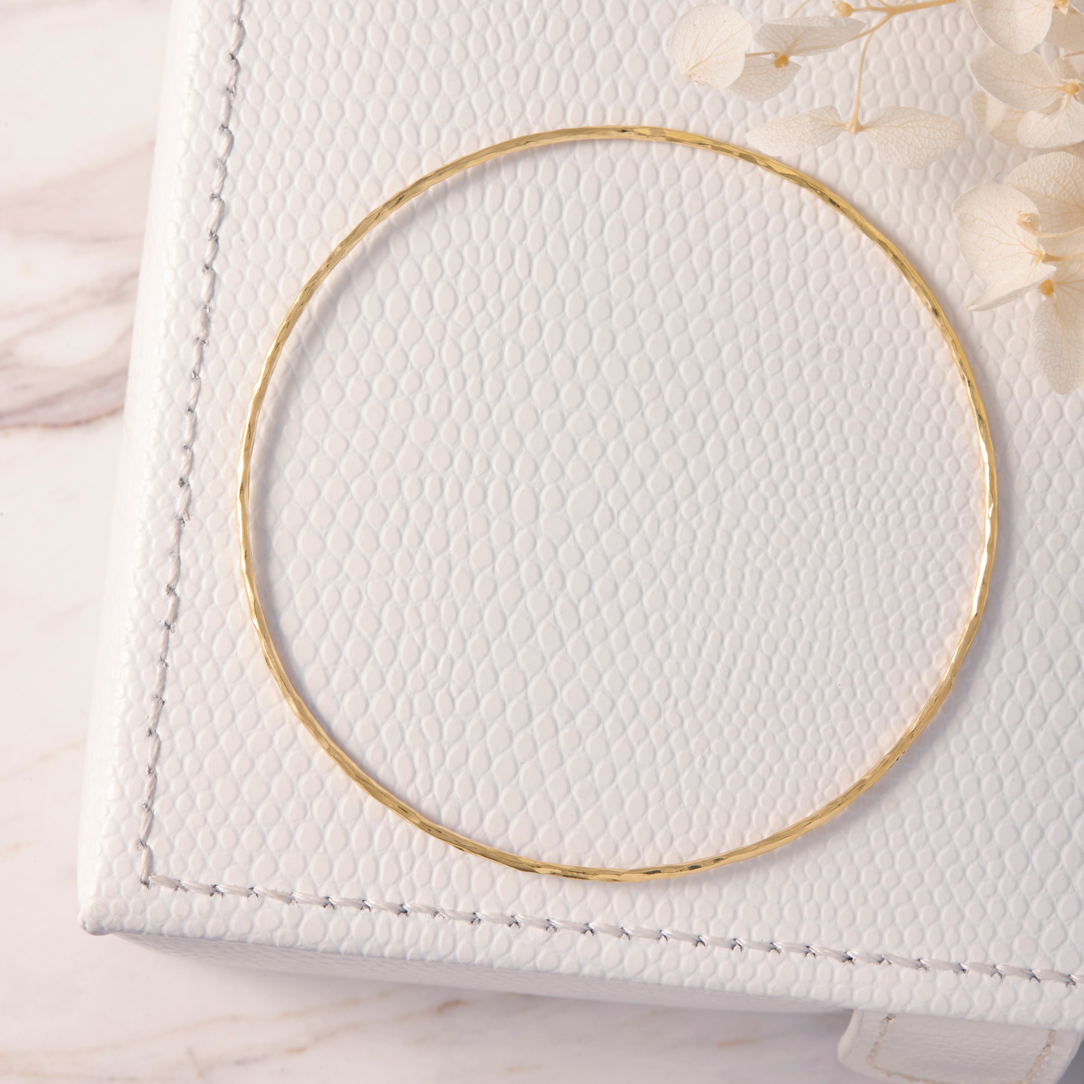 Elegant 14K Gold Bangle for Women - Dainty & Stackable Bracelet - Perfect for Everyday Wear, Gifts & Special Occasions