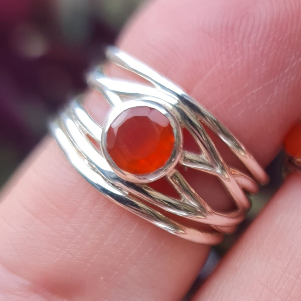Natural Carnelian Stone Rings for Women - Healing Crystal Jewelry for Energy & Confidence - Perfect for Meditation, Yoga & Spiritual Gifts