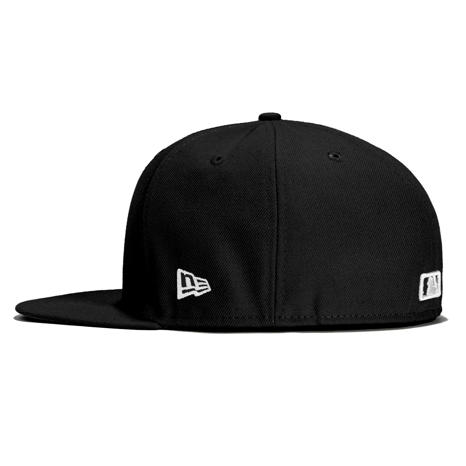 New Era 59Fifty New York Yankees Baseball Cap - Adjustable Black & White Snapback Hat for Men & Women | Perfect for Baseball Games, Streetwear Fashion & Sports Fans
