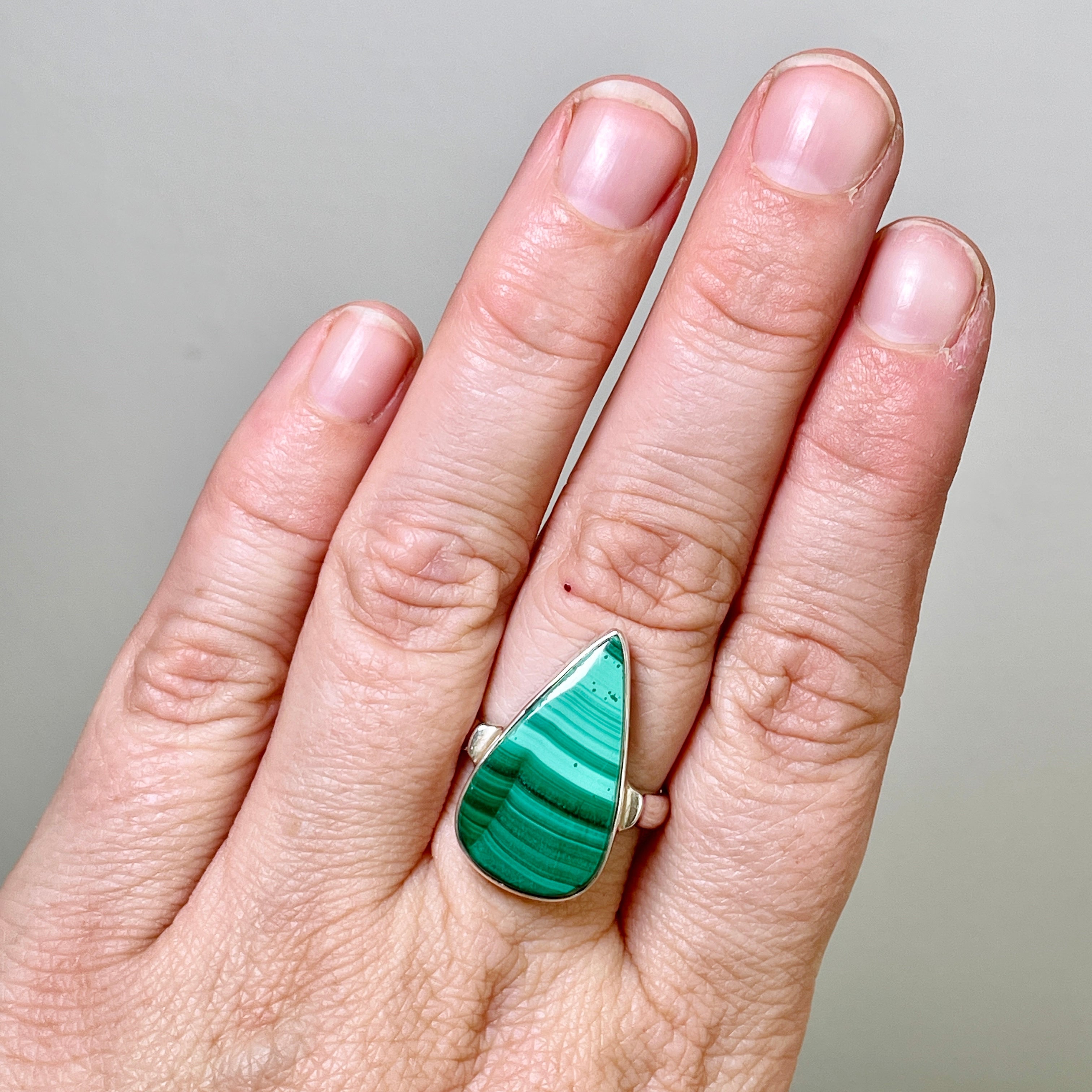 Malachite Teardrop Ring - Size 9 - KRGJ2623 - Elegant Green Stone Jewelry for Women, Perfect for Parties, Weddings & Everyday Wear