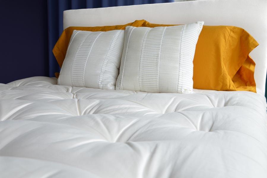 Premium Organic Wool Mattress Topper - 100% Natural, Hypoallergenic & Breathable for All-Season Comfort - Perfect for Back Pain Relief, Pressure Relief & Temperature Regulation in Bedrooms, Guest Rooms & RVs
