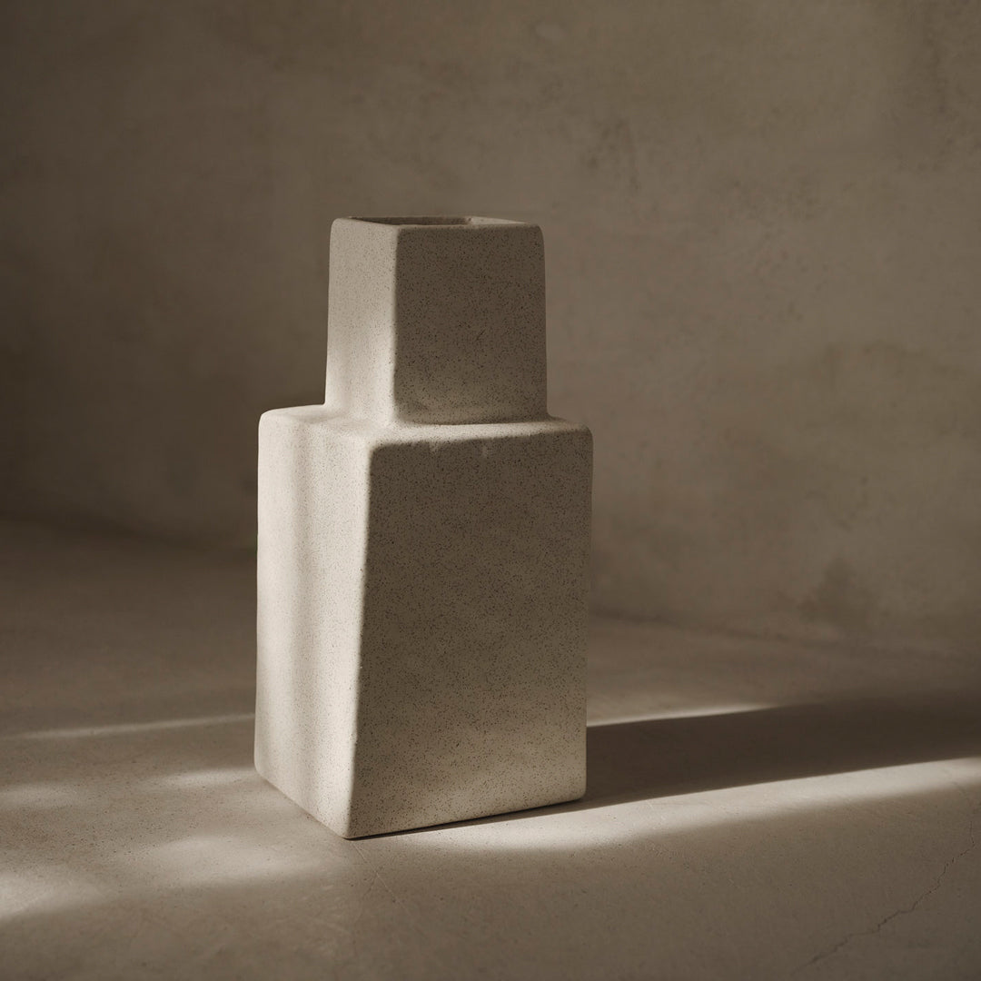 Ferm Living Kurinu Koa Vase - Modern Ceramic Home Decor for Living Room, Bedroom & Office - Perfect for Flowers, Plants & Interior Styling