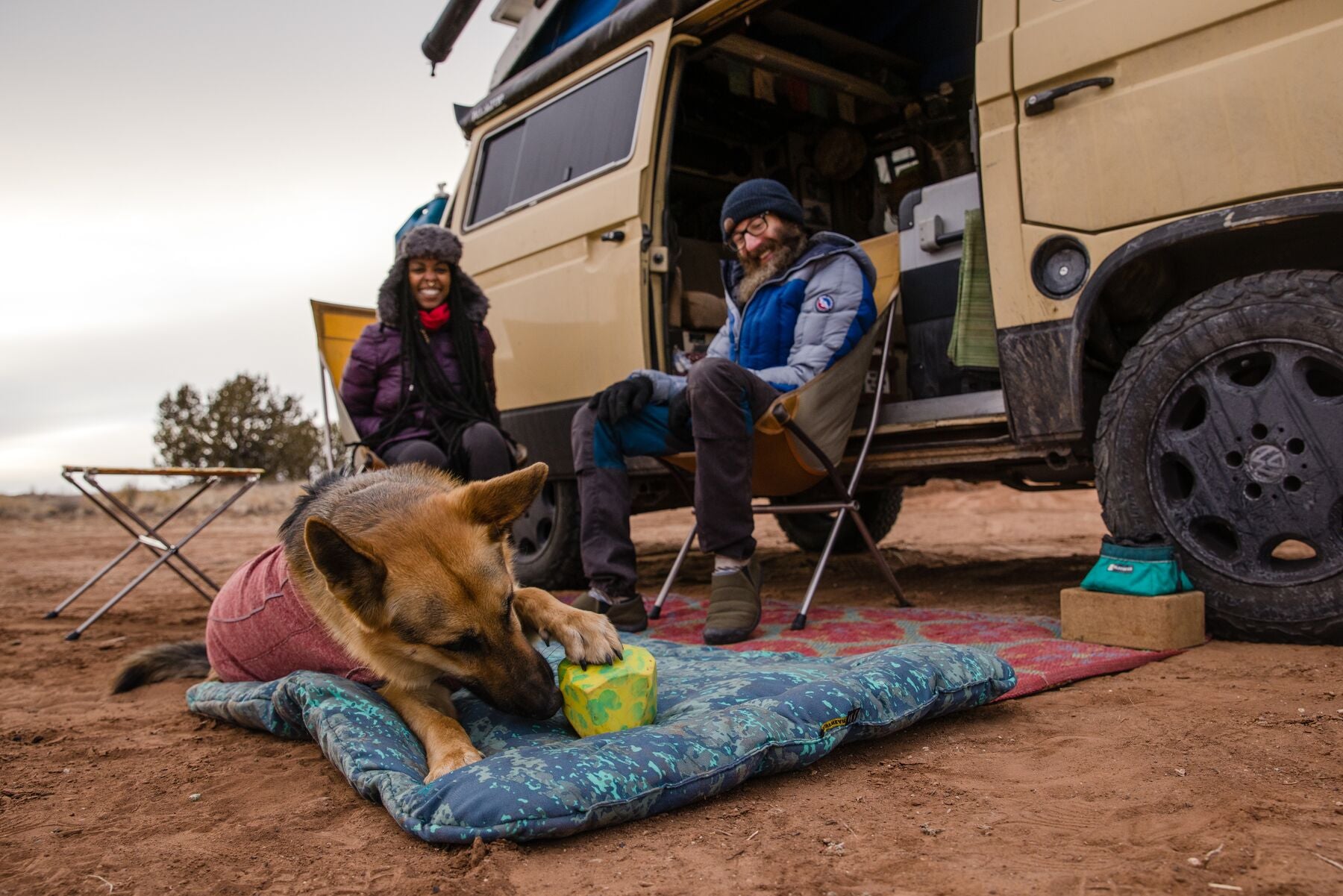 Ruffwear® Gnawt a Rock® Glacial Blue Dog Food and Treat Dispenser - Perfect for Outdoor Adventures, Hiking, and Training Sessions
