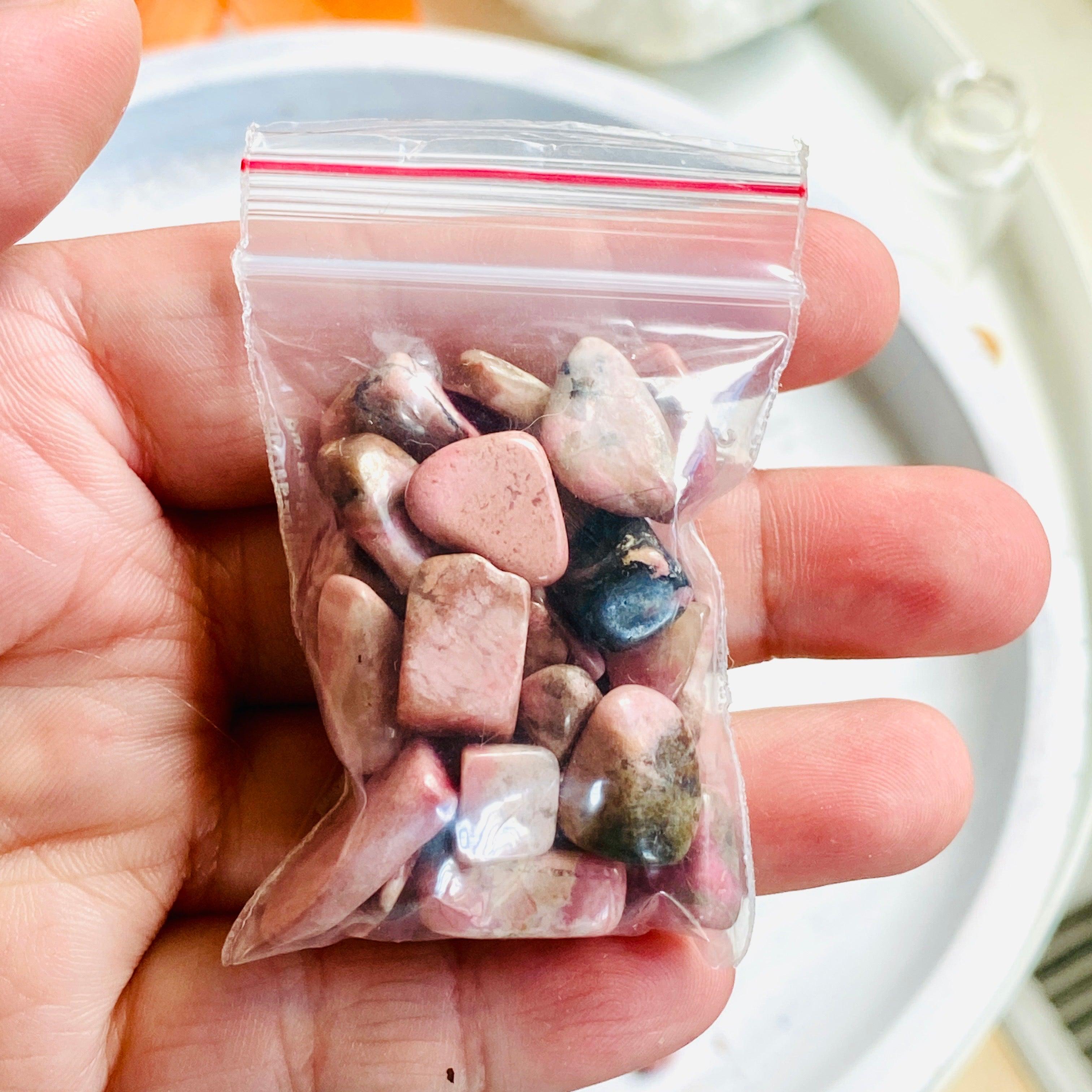 50g Mini Tumbled Rhodonite Stones - Natural Healing Chips for Jewelry Making, Crystal Grids & Meditation - Perfect for Reiki, Home Decor & Spiritual Gifts