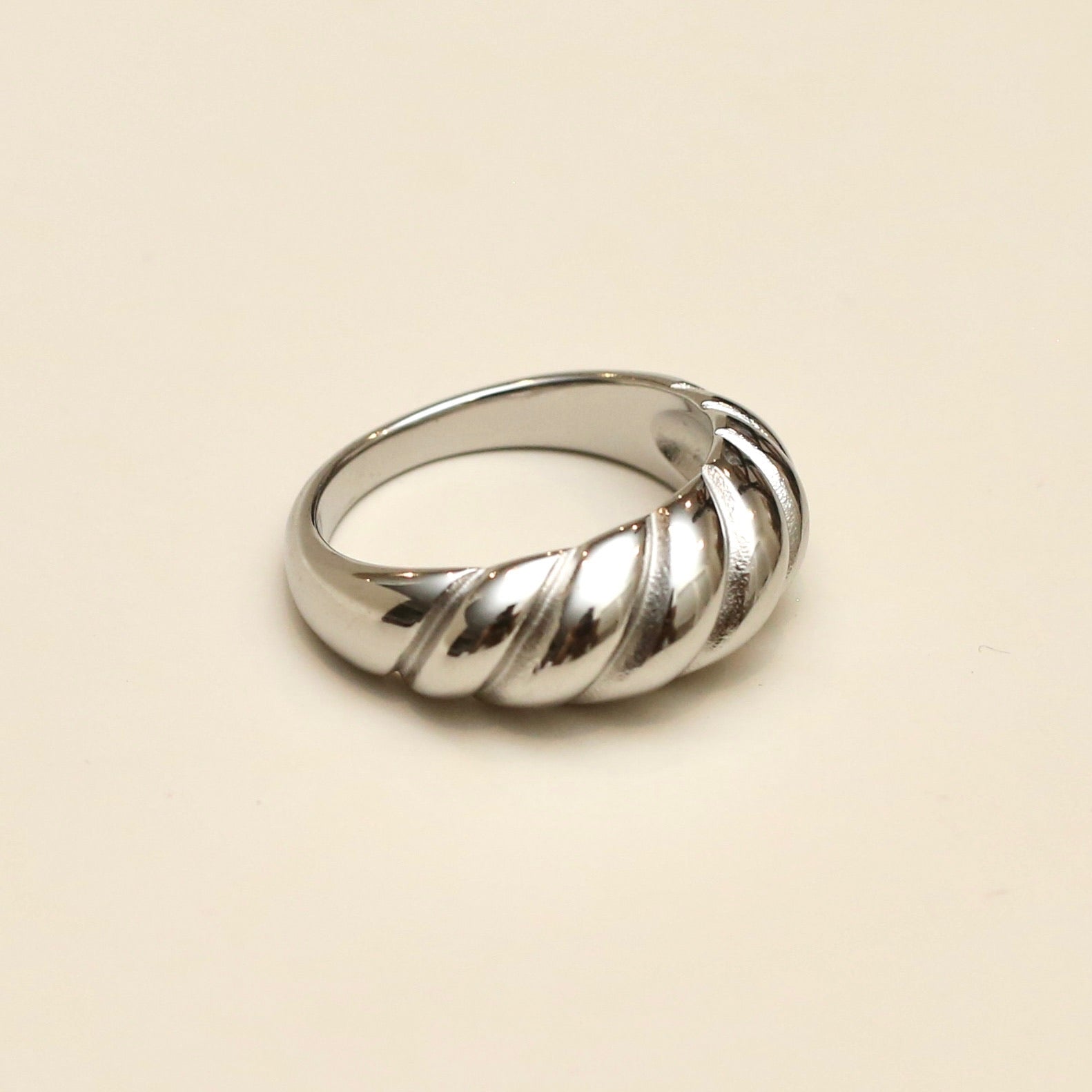 18K Gold Shrimp Dome Ring - Elegant Stackable Jewelry for Women, Perfect for Everyday Wear & Special Occasions
