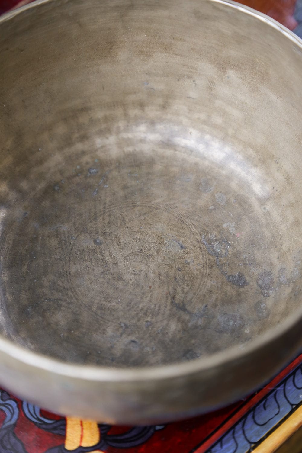 Healing Heart Chakra Singing Bowl - Antique Tibetan Meditation Bowl for Stress Relief & Chakra Balancing - Perfect for Yoga, Meditation & Spiritual Healing