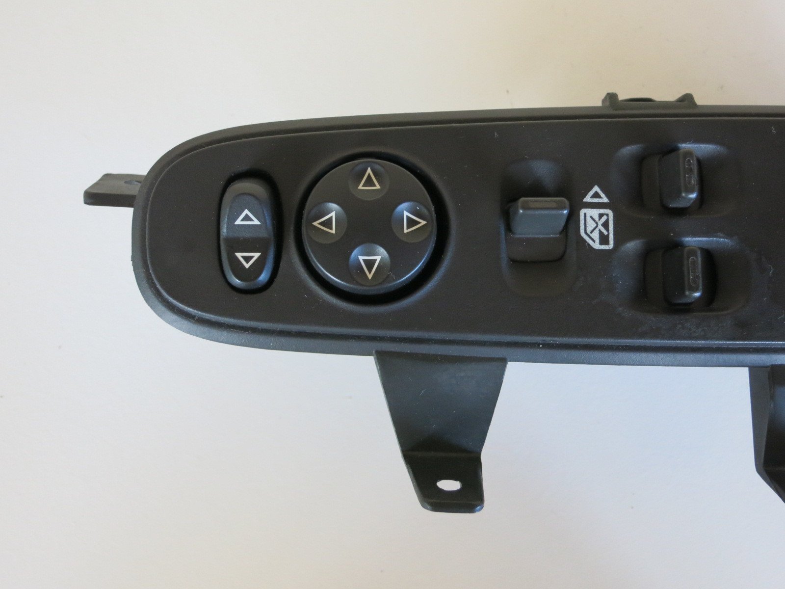 General Motors 10438813 Door Window Switch Panel - Replacement for GM Vehicles | Power Window Control Switch Assembly for Driver Side | Perfect for Chevy, GMC, Cadillac Models | Easy DIY Installation for Home Mechanics
