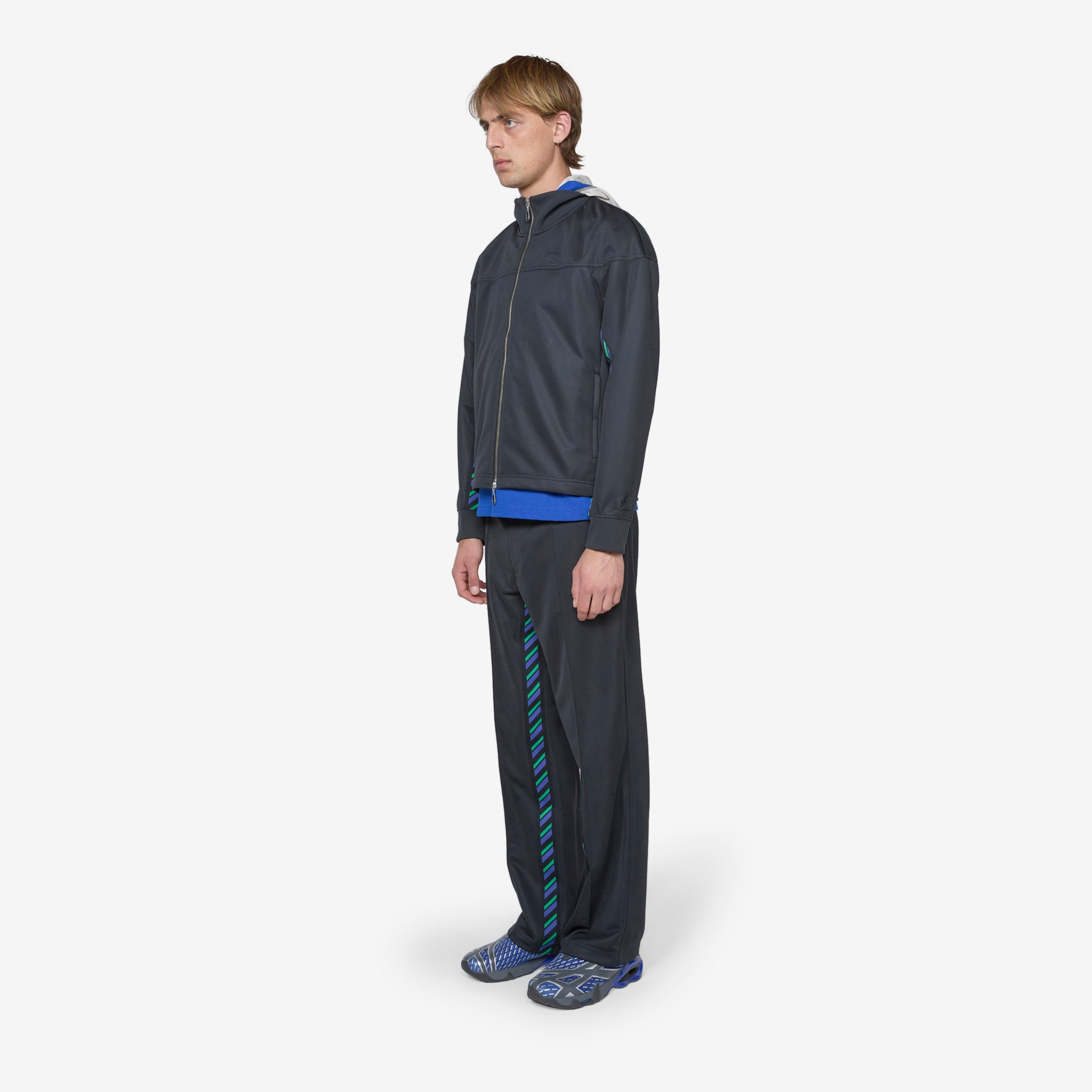 ASICS NOVALIS Styrax Track Jacket for Men & Women - Lightweight Running Windbreaker with Breathable Fabric - Perfect for Jogging, Gym Workouts & Outdoor Sports (Anthracite)