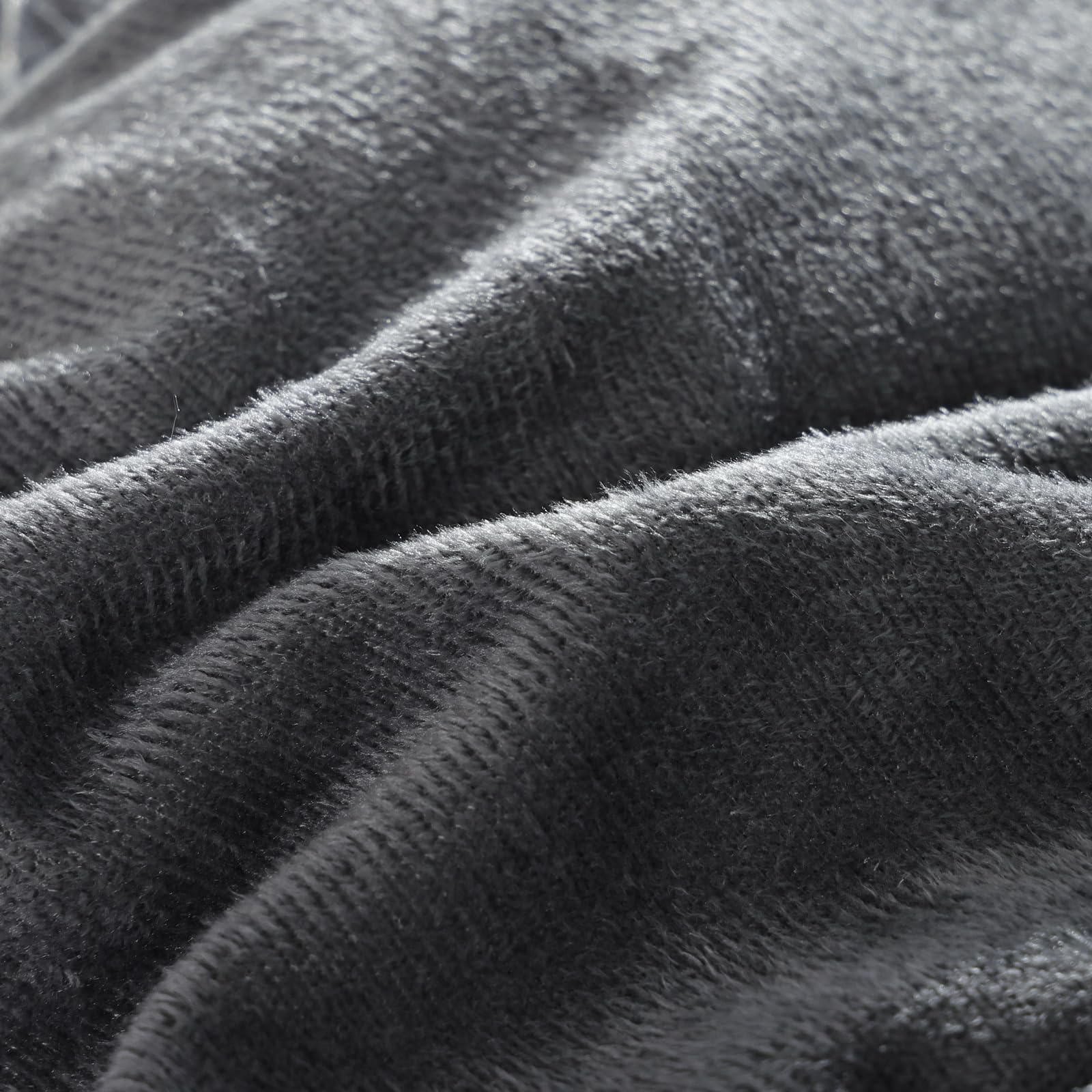 Luxury Faux Fur Queen Comforter Set - Soft Shaggy Bedding for All Seasons, 3-Piece Dark Grey Fuzzy Bed Set (1 Comforter + 2 Pillowcases) | Cozy Winter Nights & Stylish Bedroom Decor