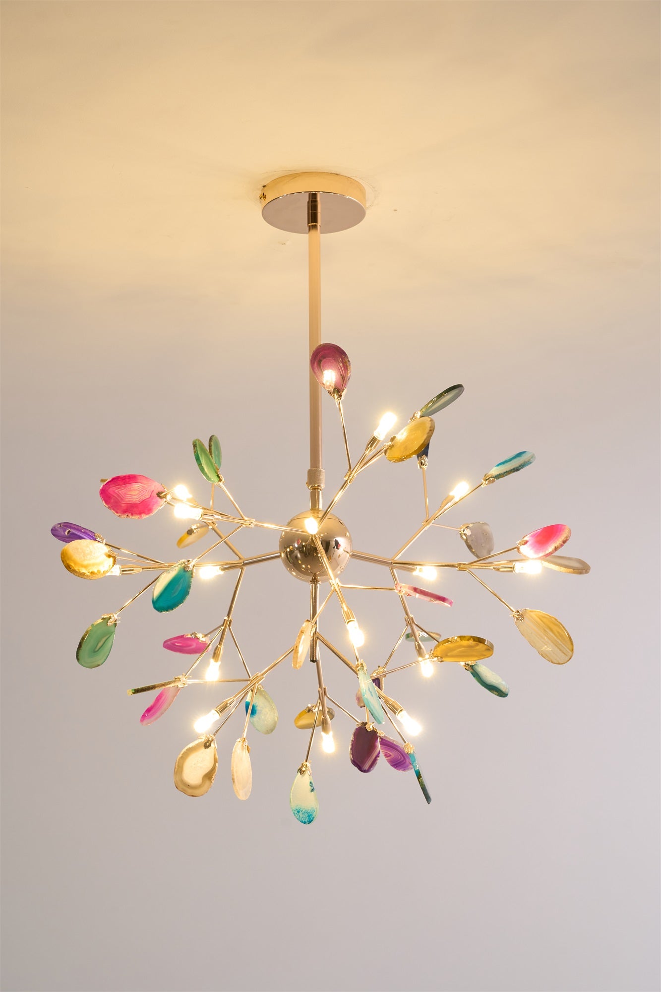 Elegant Agate Flake Chandelier - Natural Stone Crystal Ceiling Light Fixture for Dining Room, Living Room & Bedroom Decor