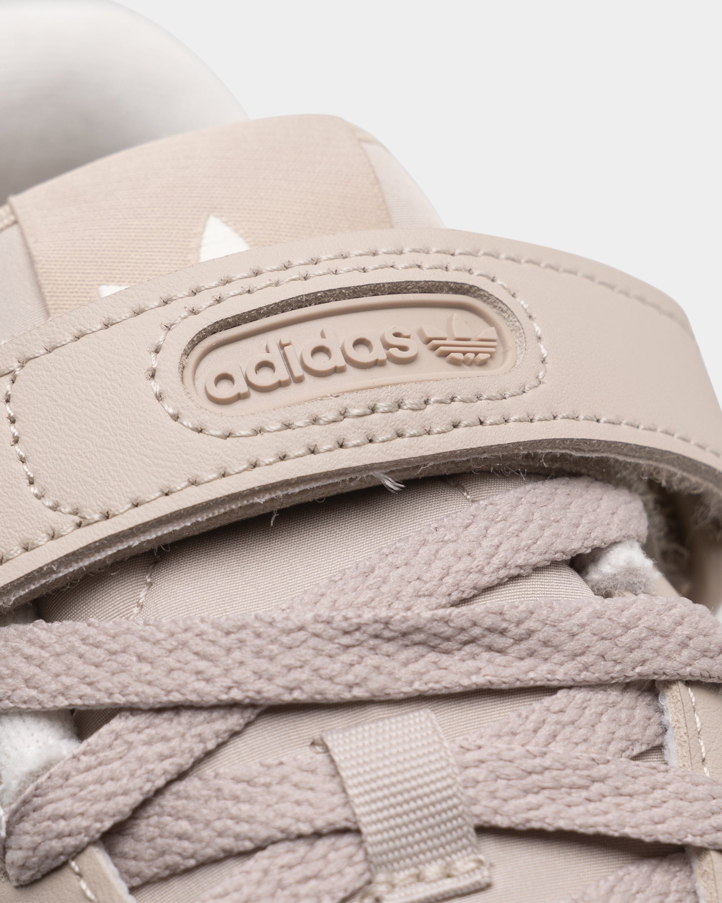 Adidas Forum Low Sneakers - Wonder Beige & Cloud White - Casual Basketball Shoes for Men & Women - Perfect for Streetwear, Gym & Everyday Wear