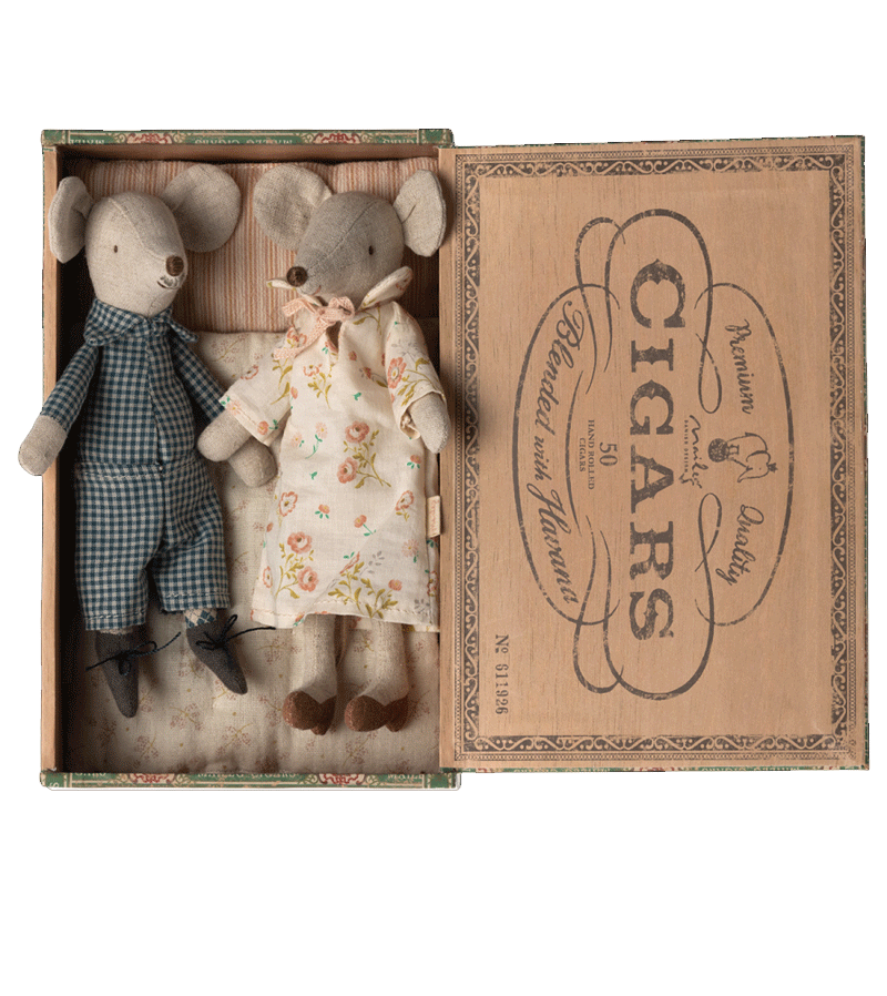 Maileg 2023 Grandma and Grandpa Mice in Matchbox - Adorable Collectible Miniature Mice Figures for Kids' Pretend Play, Dollhouse Decor & Gift Giving