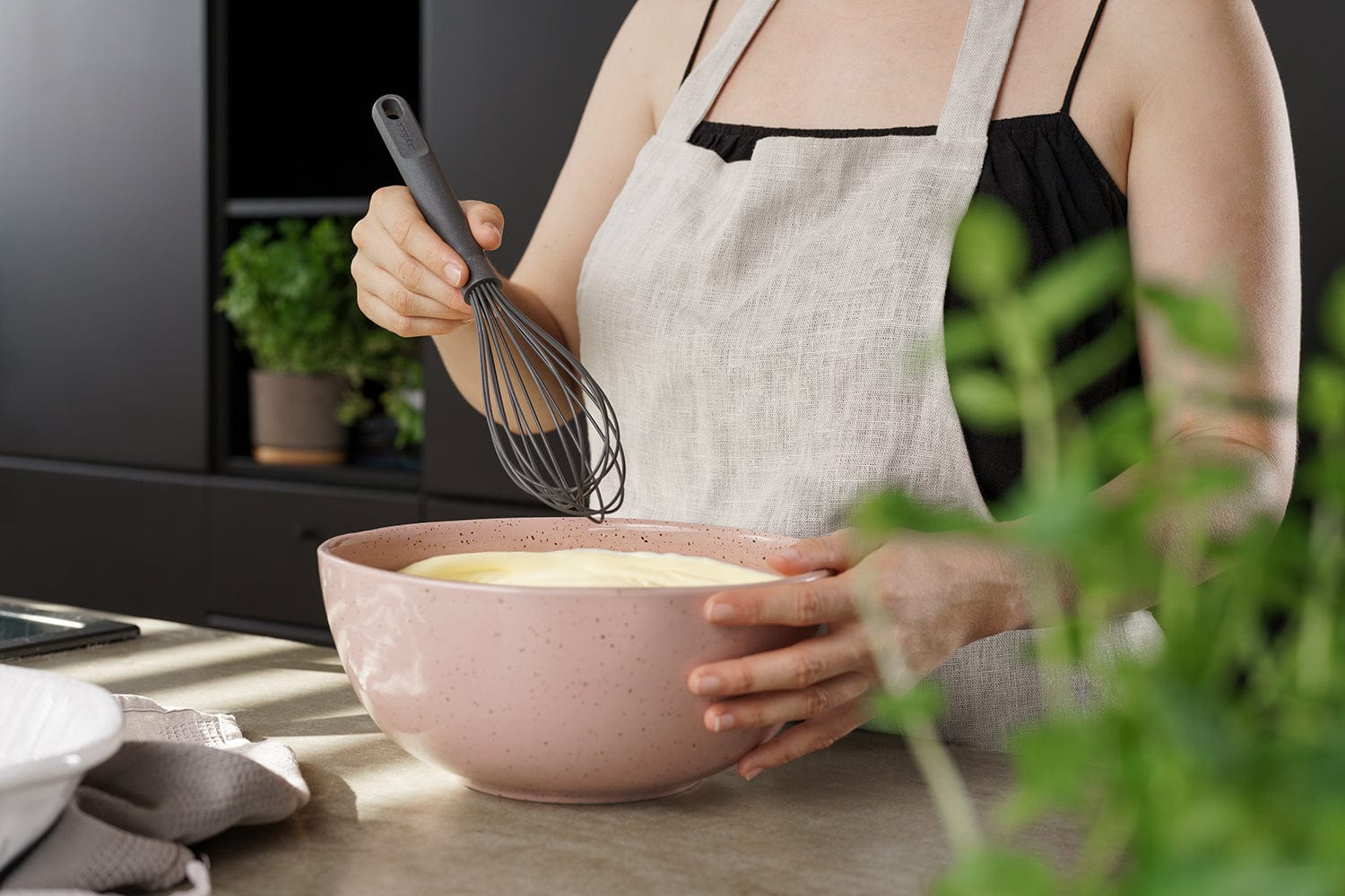 Zyliss Large Silicone Balloon Whisk - 12-Inch Stainless Steel Kitchen Whisk for Baking, Mixing & Whipping - Non-Slip Ergonomic Handle - Perfect for Cakes, Eggs, Cream & Batters