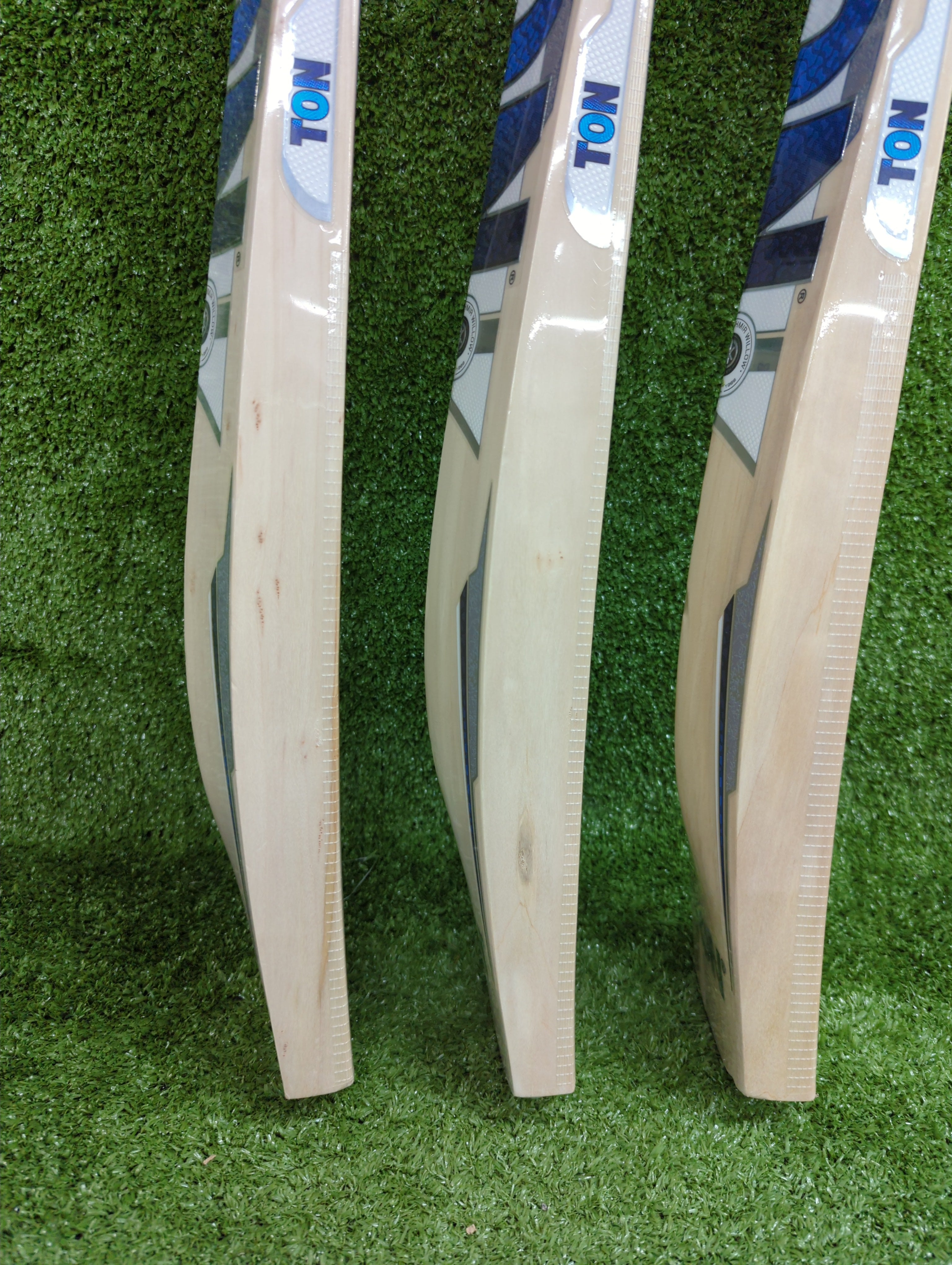 SS TON Dhoni Players Kashmir Willow Cricket Bat - Professional Grade Cricket Bat for Practice & Matches - Perfect for Cricket Enthusiasts & Club Players